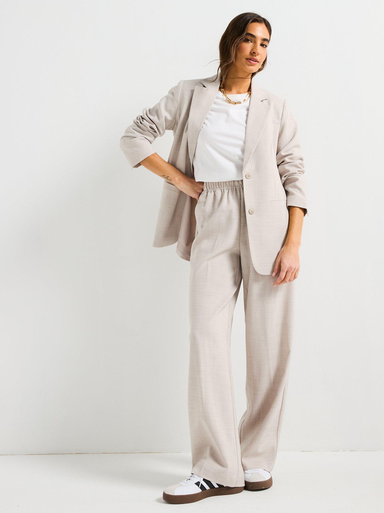 Image 5 of 5 of Vero Moda Cassidy Long Sleeve Loose Blazer - Cream