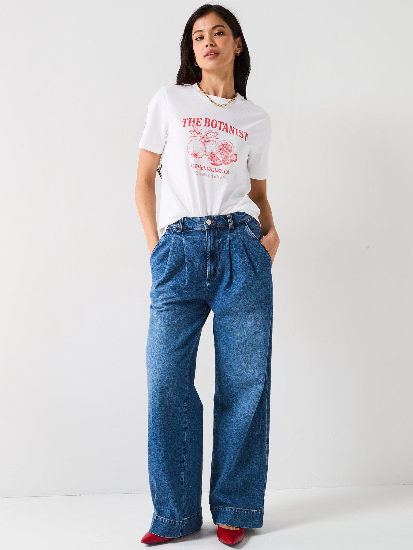 Image 3 of 5 of PIECES The Botanist Graphic T-Shirt - White