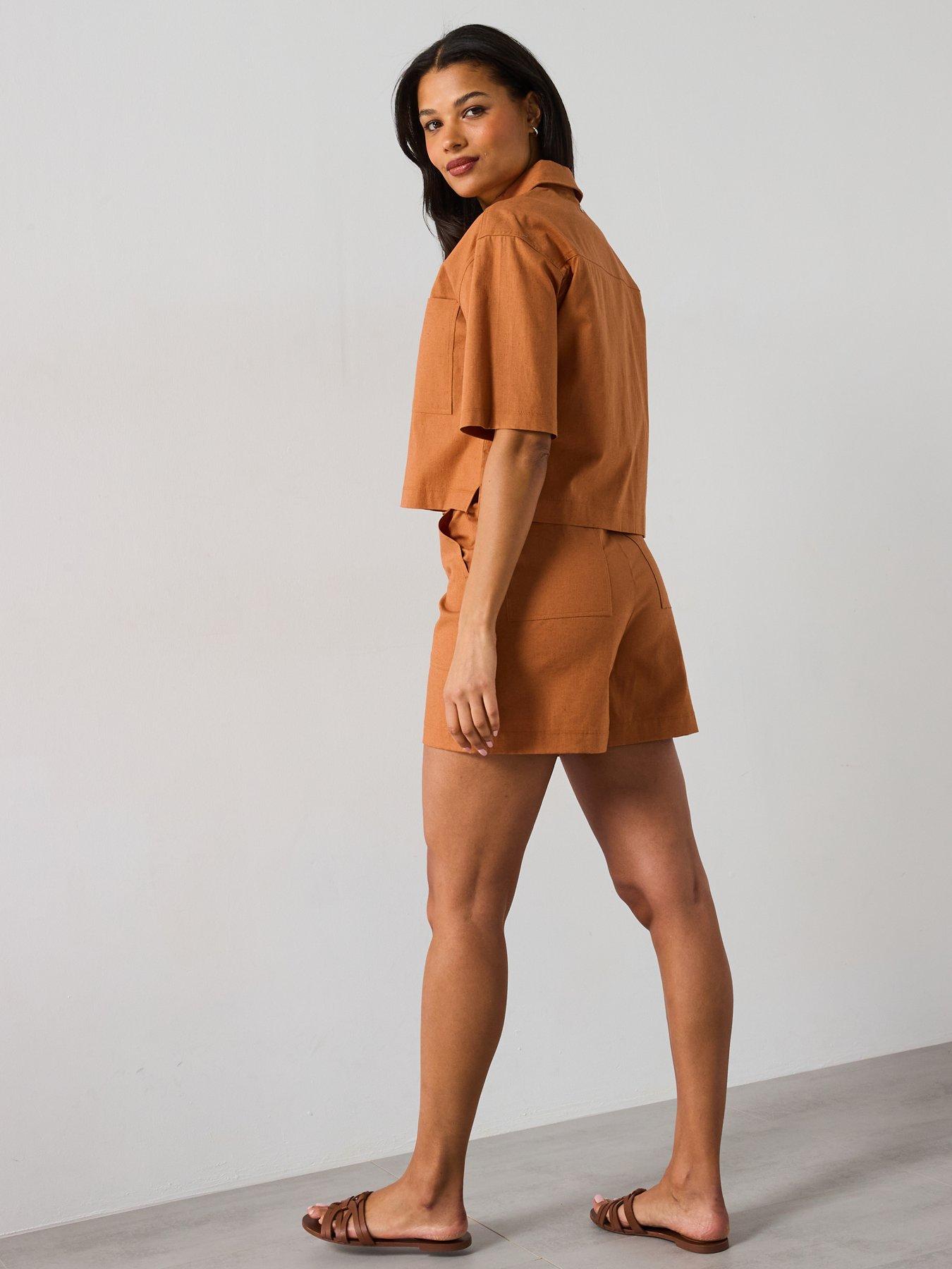 Image 3 of 5 of Barbour Cary Shorts - Brown