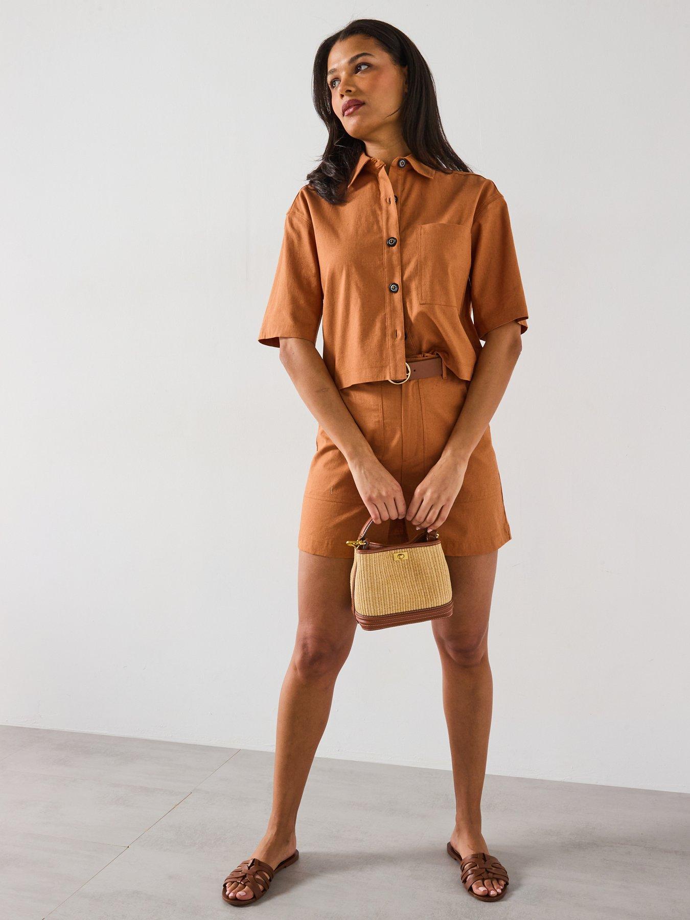 Image 4 of 5 of Barbour Cary Shorts - Brown