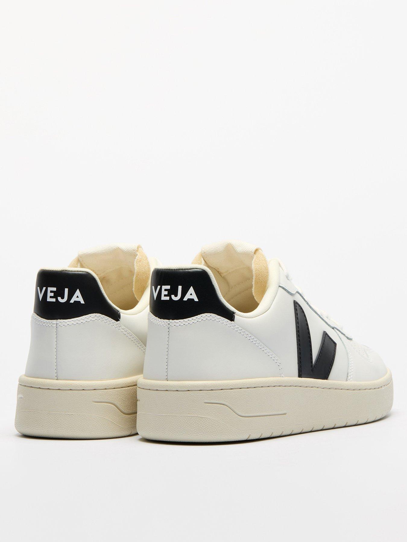 Image 3 of 4 of Veja Women's V-10 Trainers - White/Black