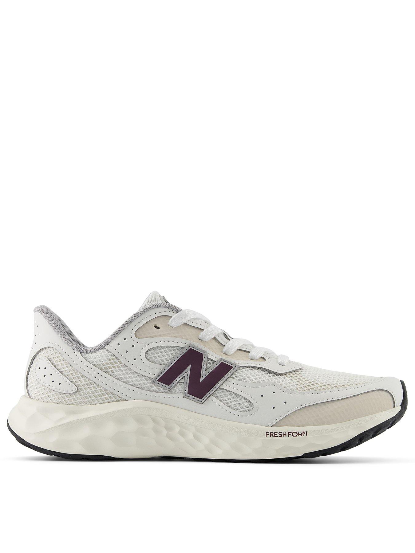 undefined Mens Running Arishi V4 Trainers - White