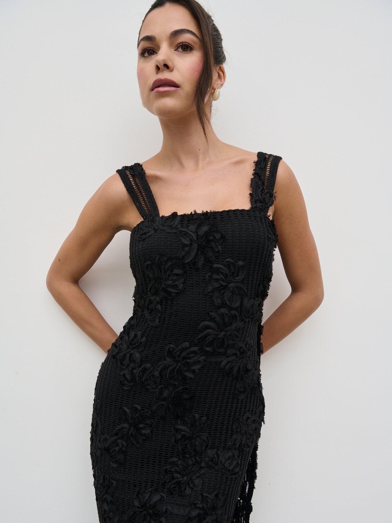 pretty lavish crochet dress Luna Dress Size Inclusive crochet dress pattern  Namaste & Crochet Makers
