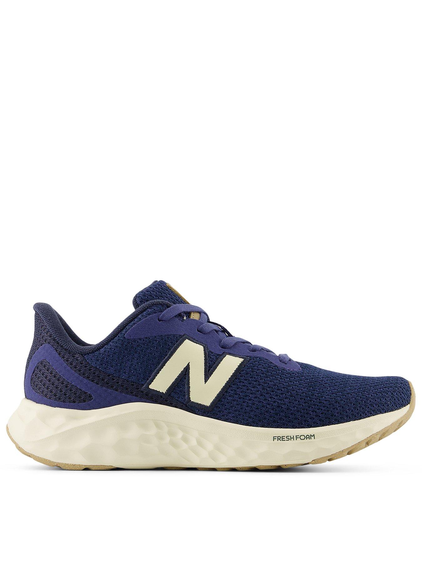 undefined Womens Running Arishi V4 Trainers - Dream State