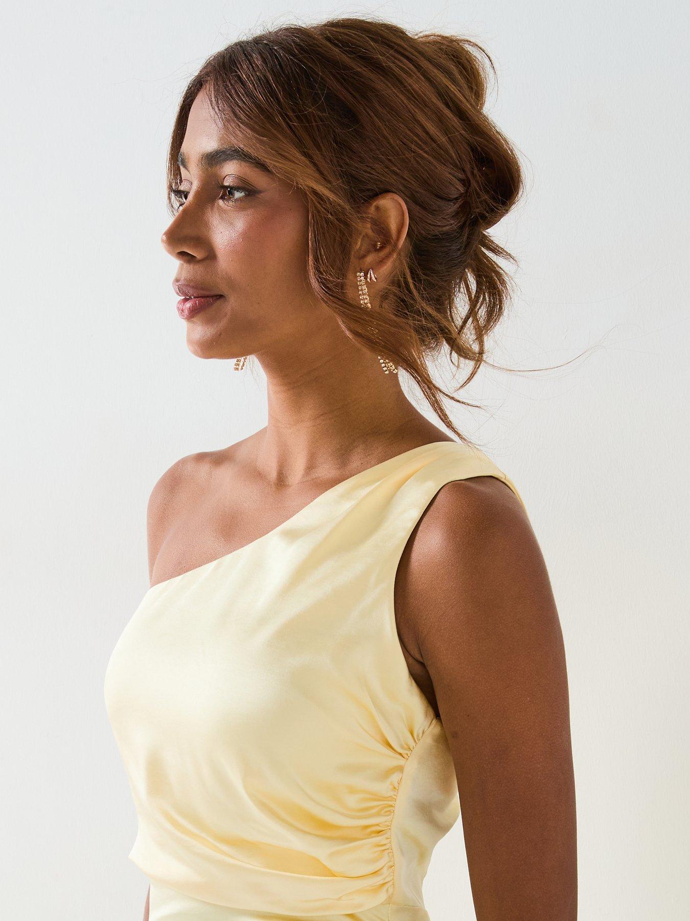 strapless open back dress Olive One Shoulder Open Back Twist Detail Midi Dress – AX Paris main image 1