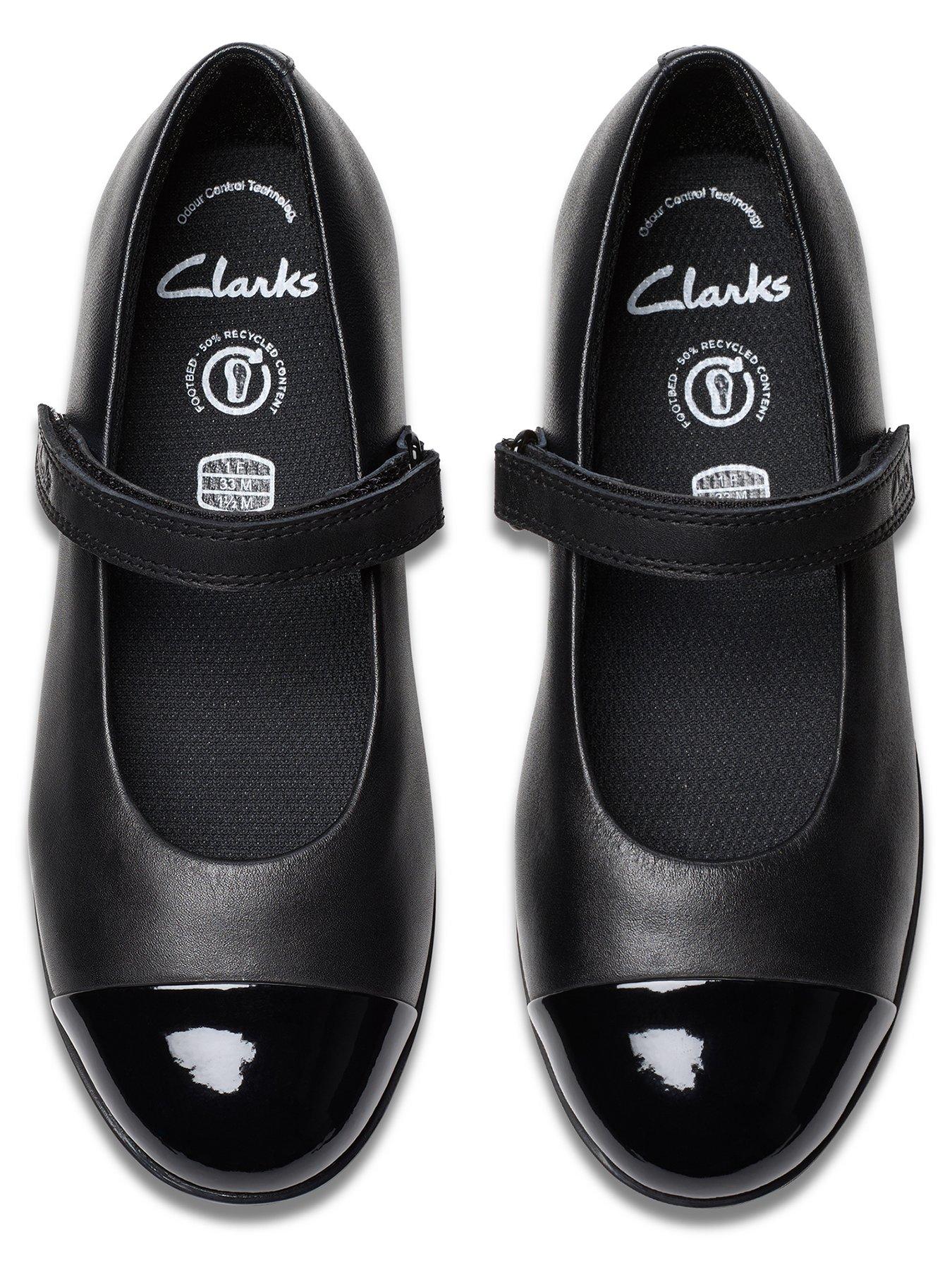 Image 4 of 7 of Clarks Finja Gem O.&nbsp;- Black