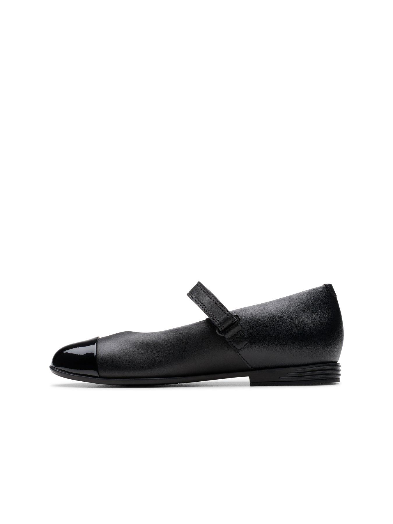 Image 6 of 7 of Clarks Finja Gem O.&nbsp;- Black