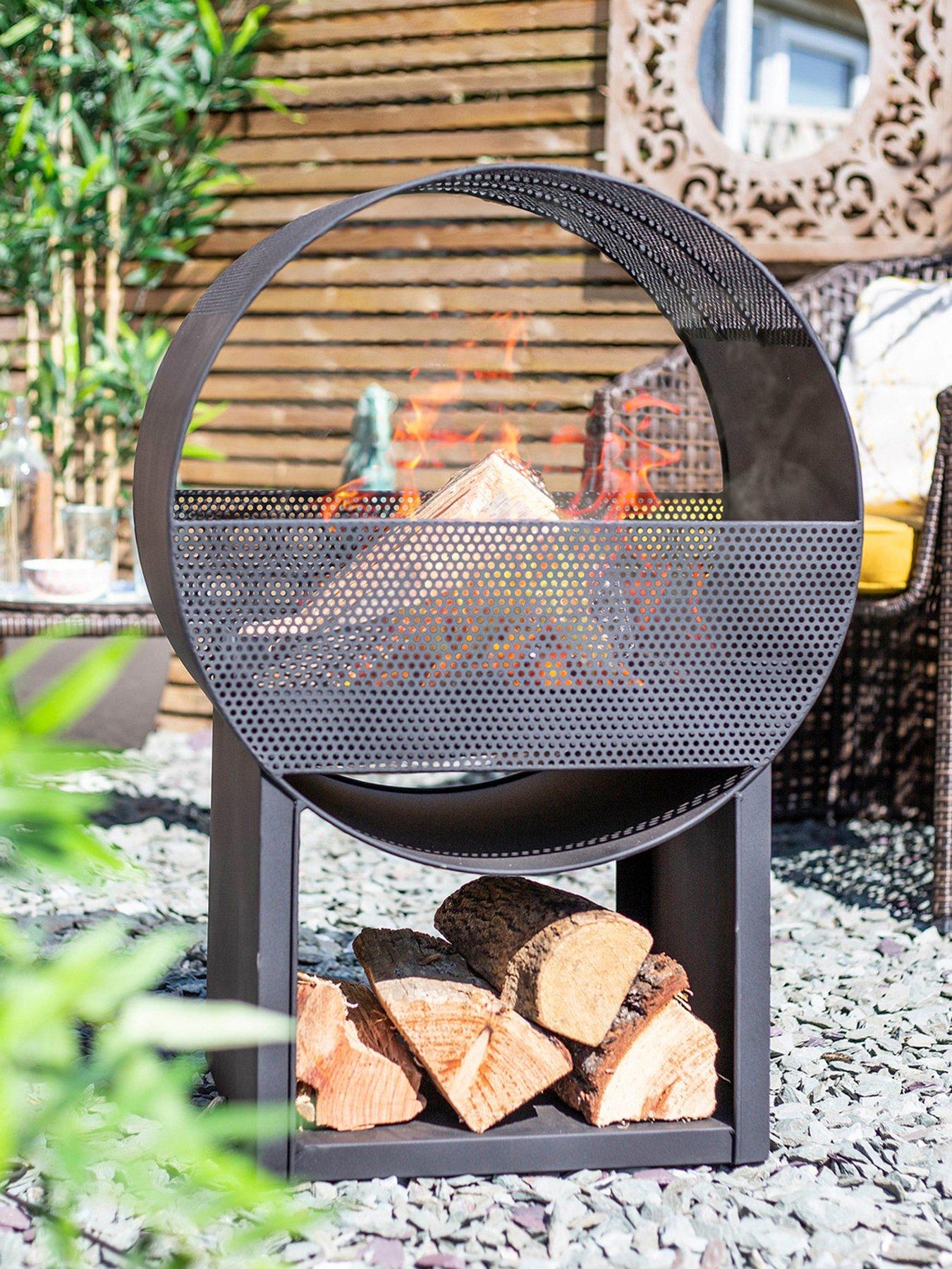 La Hacienda Camacha Fire Pit