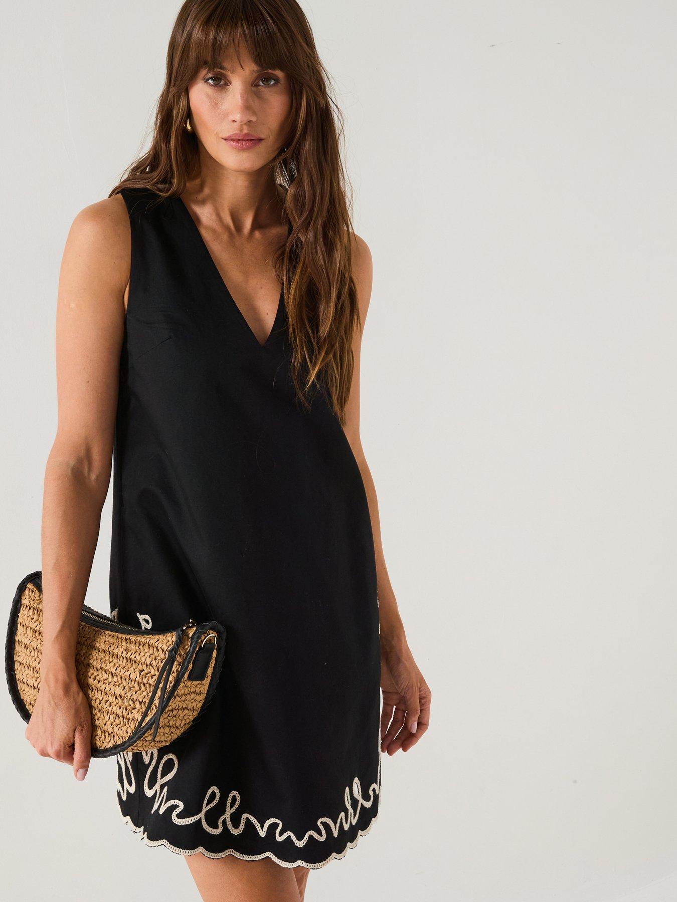undefined Dembrolai Embroidered Shift Dress - Black