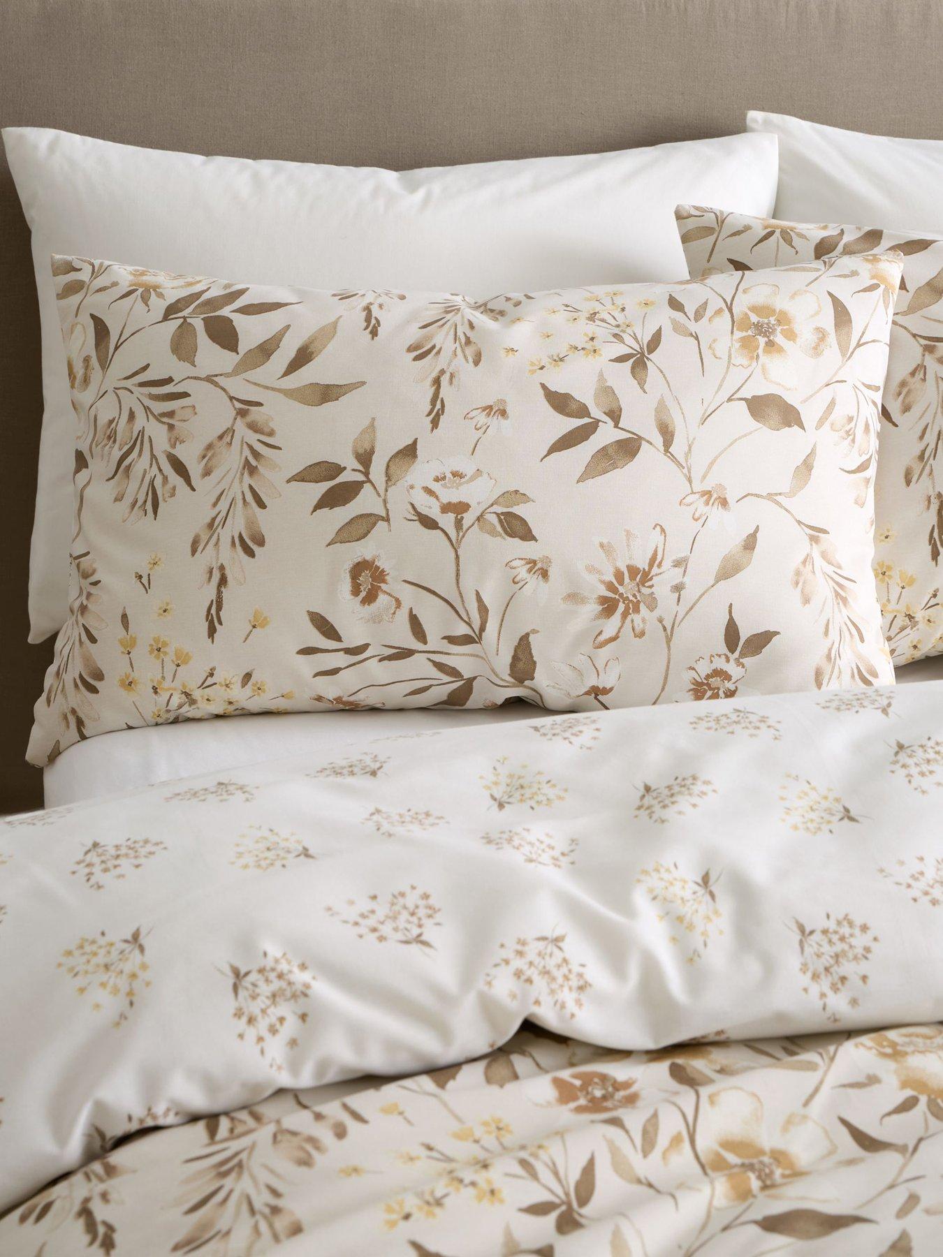 Image 5 of 7 of Catherine Lansfield Isadora Floral Duvet Cover Set