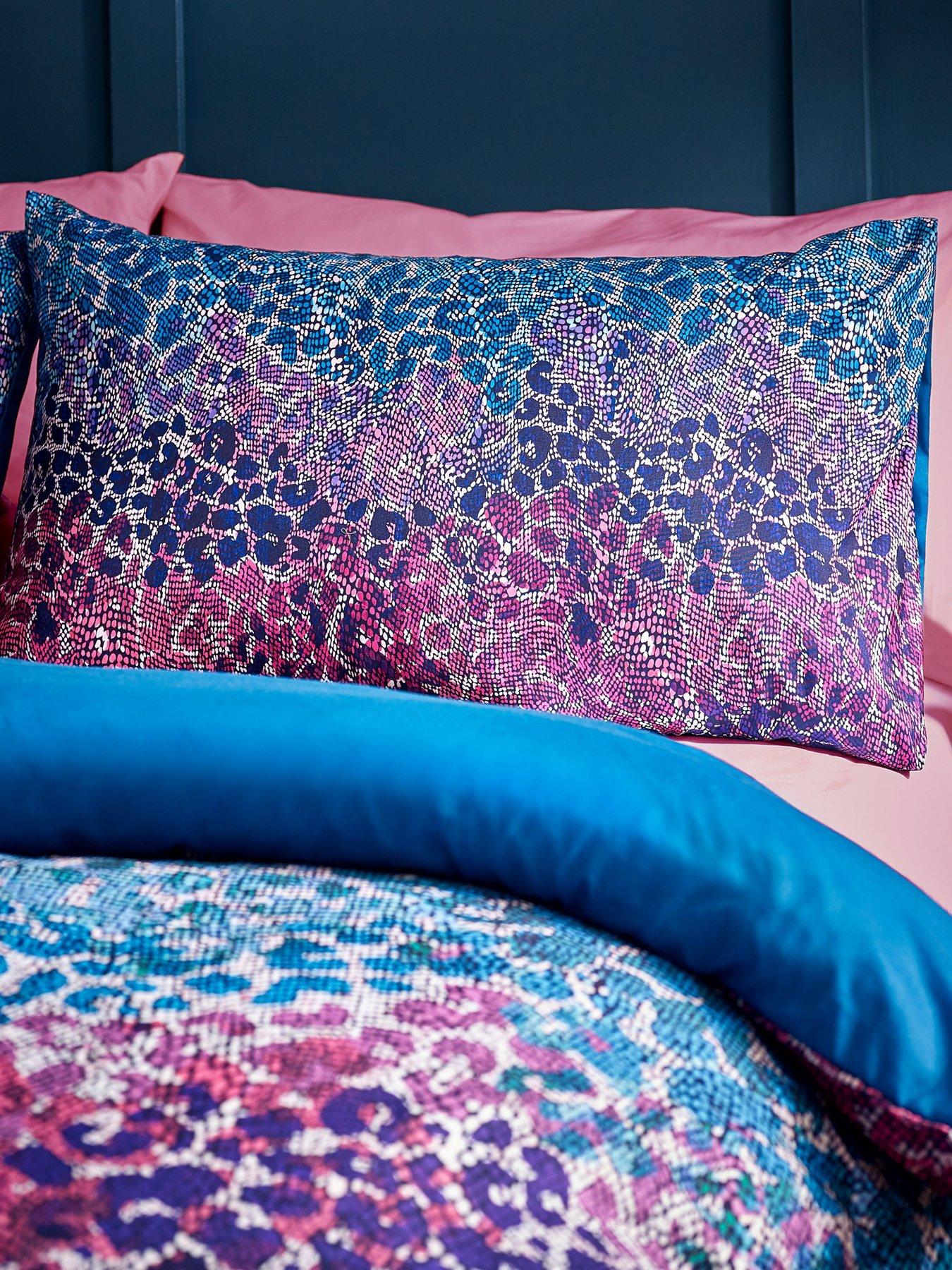 Image 4 of 5 of Catherine Lansfield Satin Animal Print Duvet- King