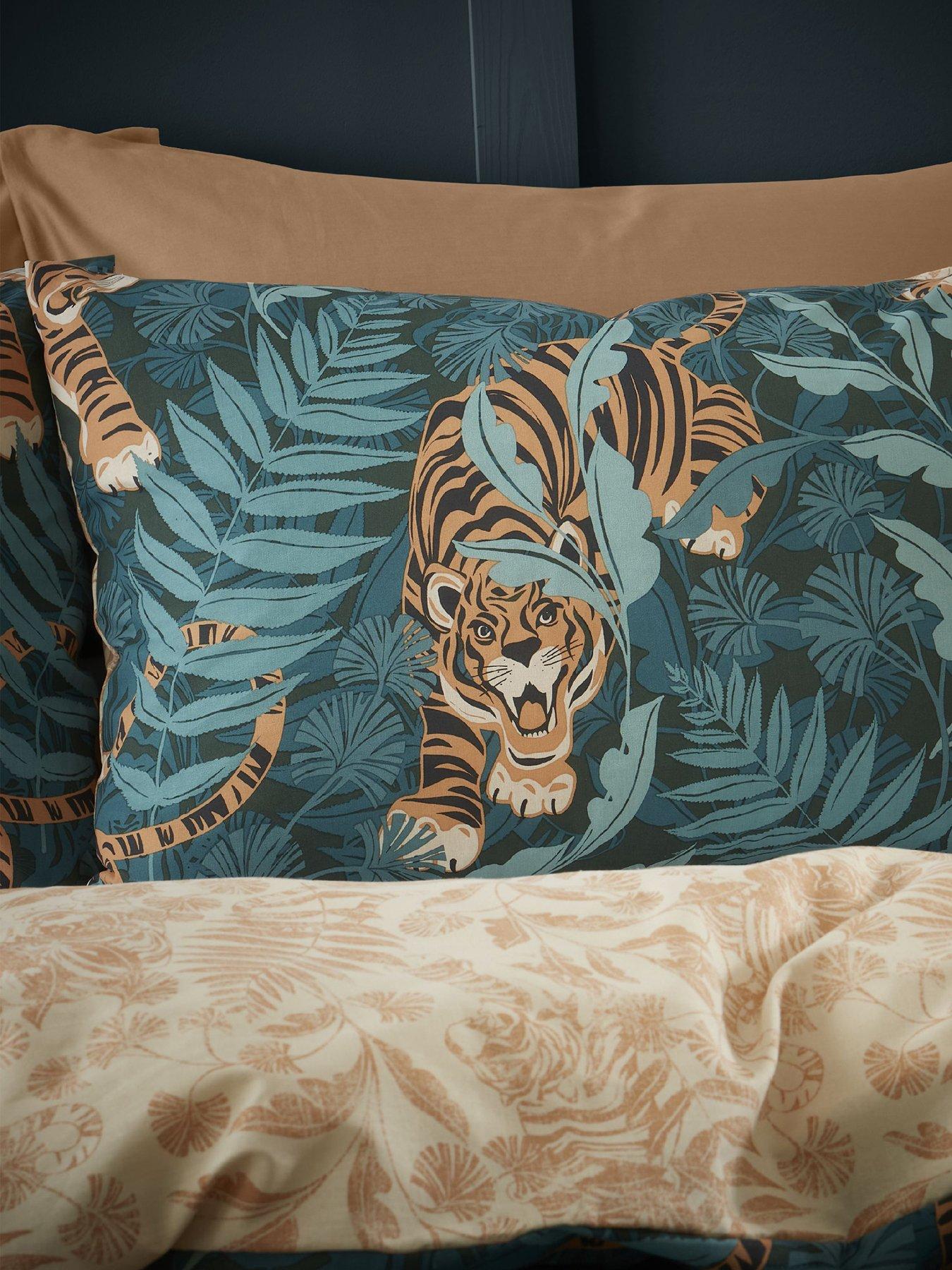 Image 4 of 5 of Catherine Lansfield Tropic Tiger Leaf Duvet Cover Set