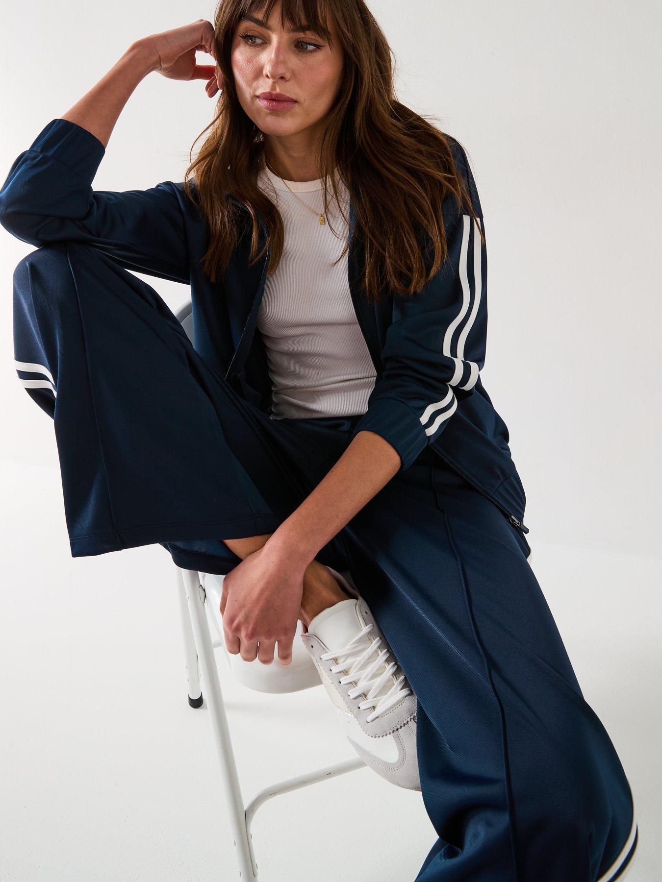 Image 4 of 6 of V by Very Side Stripe Pin Tuck Wide Leg Jogger - Navy