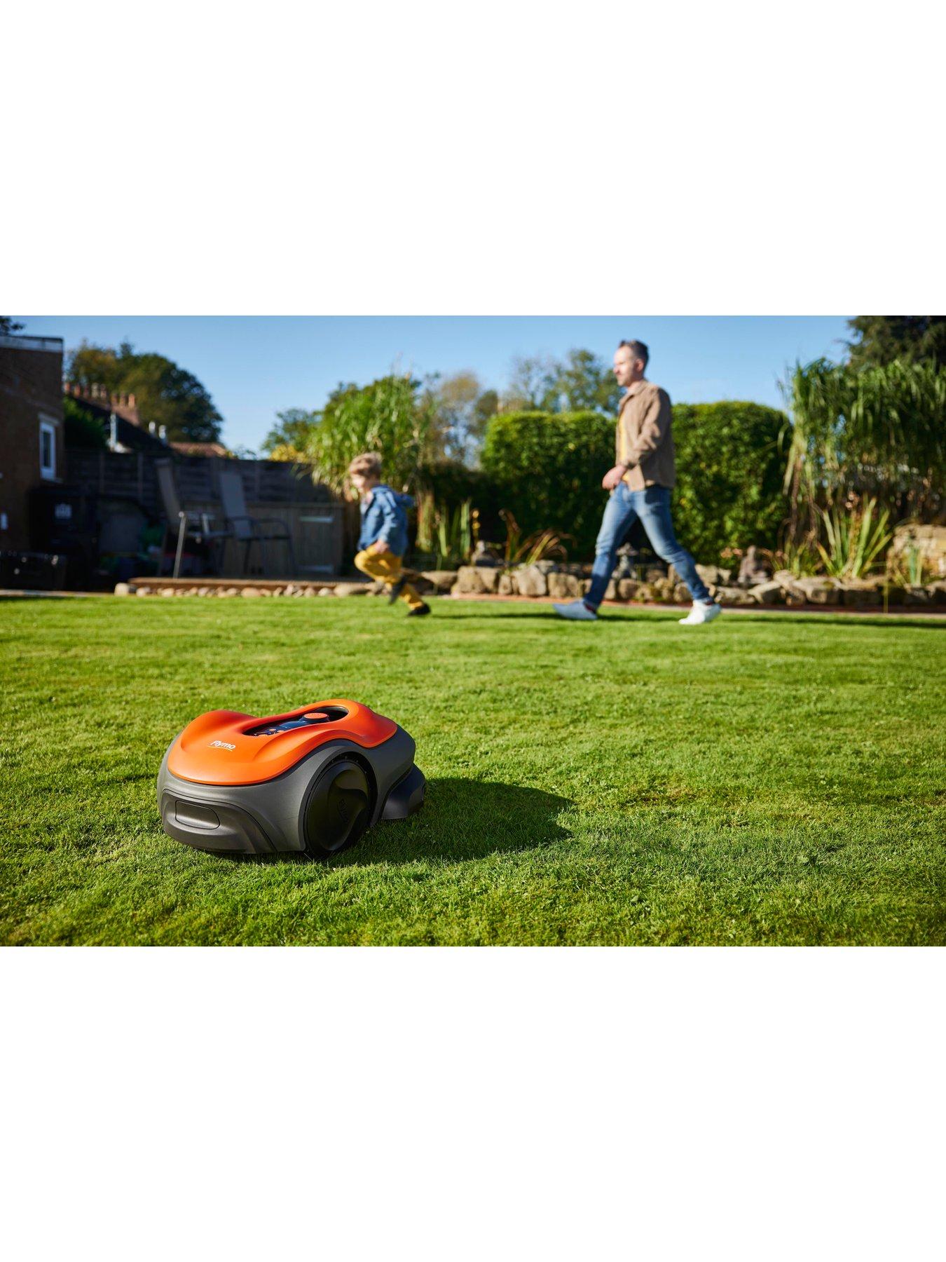 Image 2 of 7 of Flymo UltraLife 800