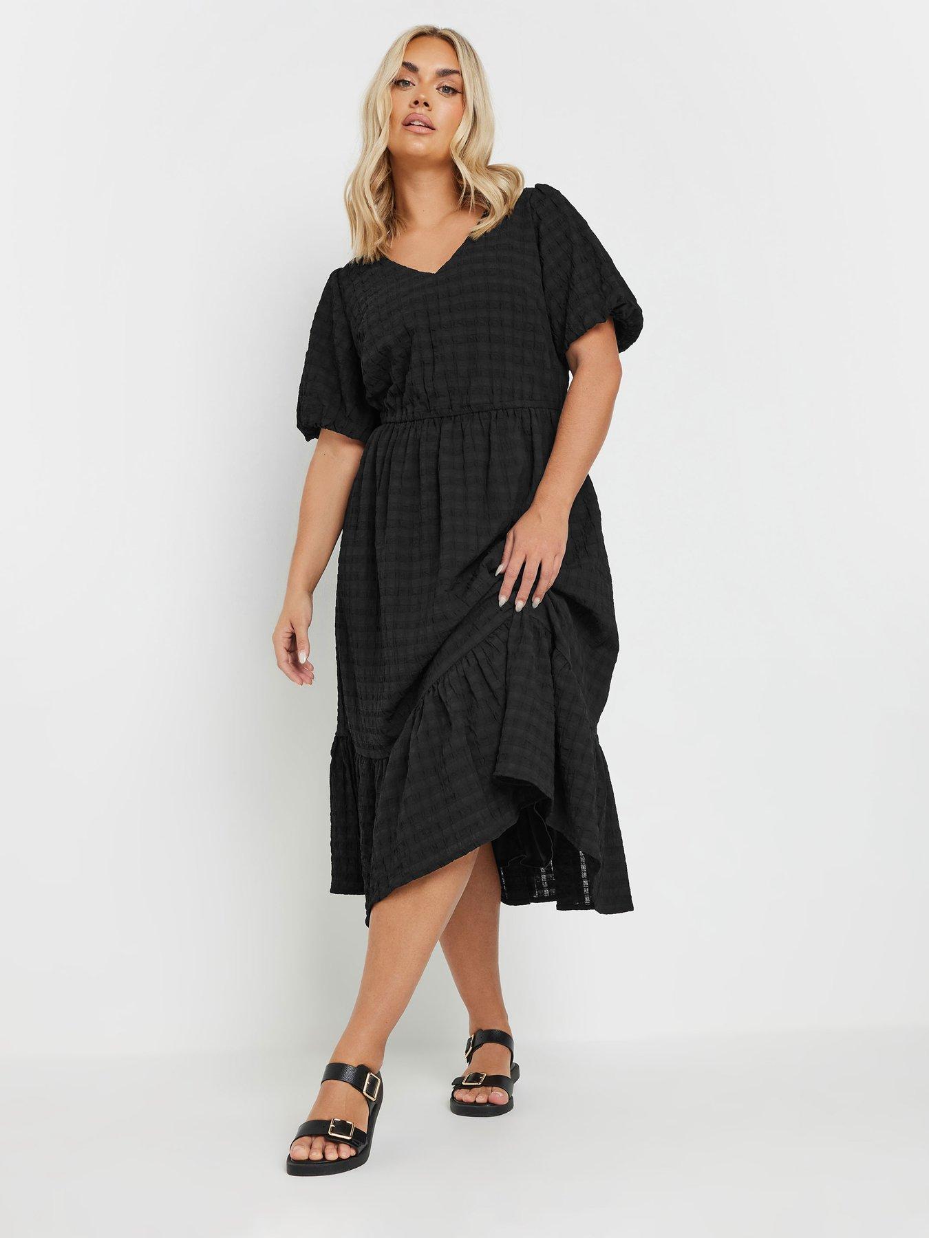 Image 3 of 4 of Yours Curve Textured Tiered Dress - Black