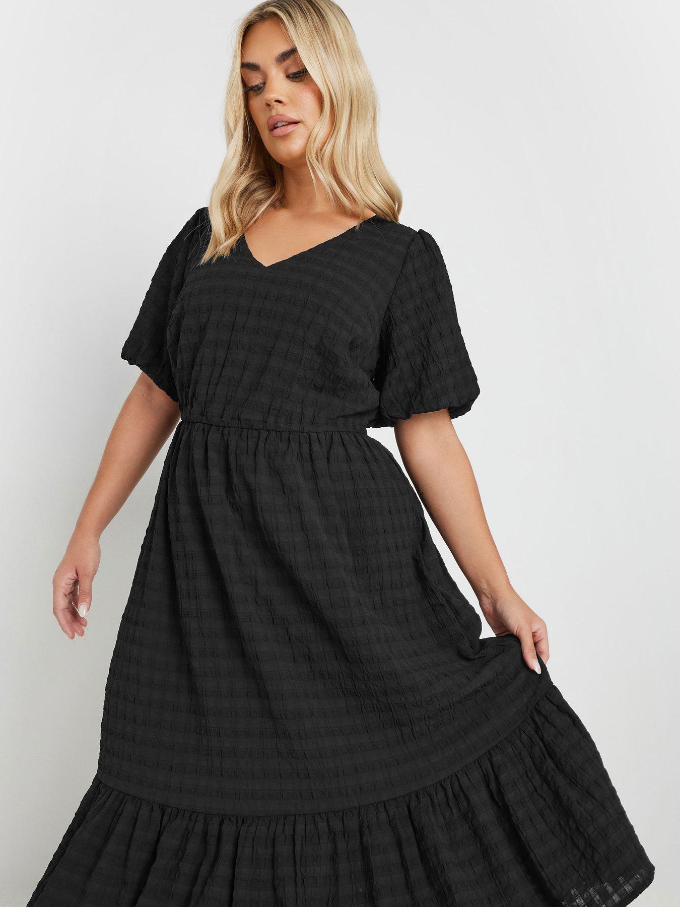 Image 4 of 4 of Yours Curve Textured Tiered Dress - Black