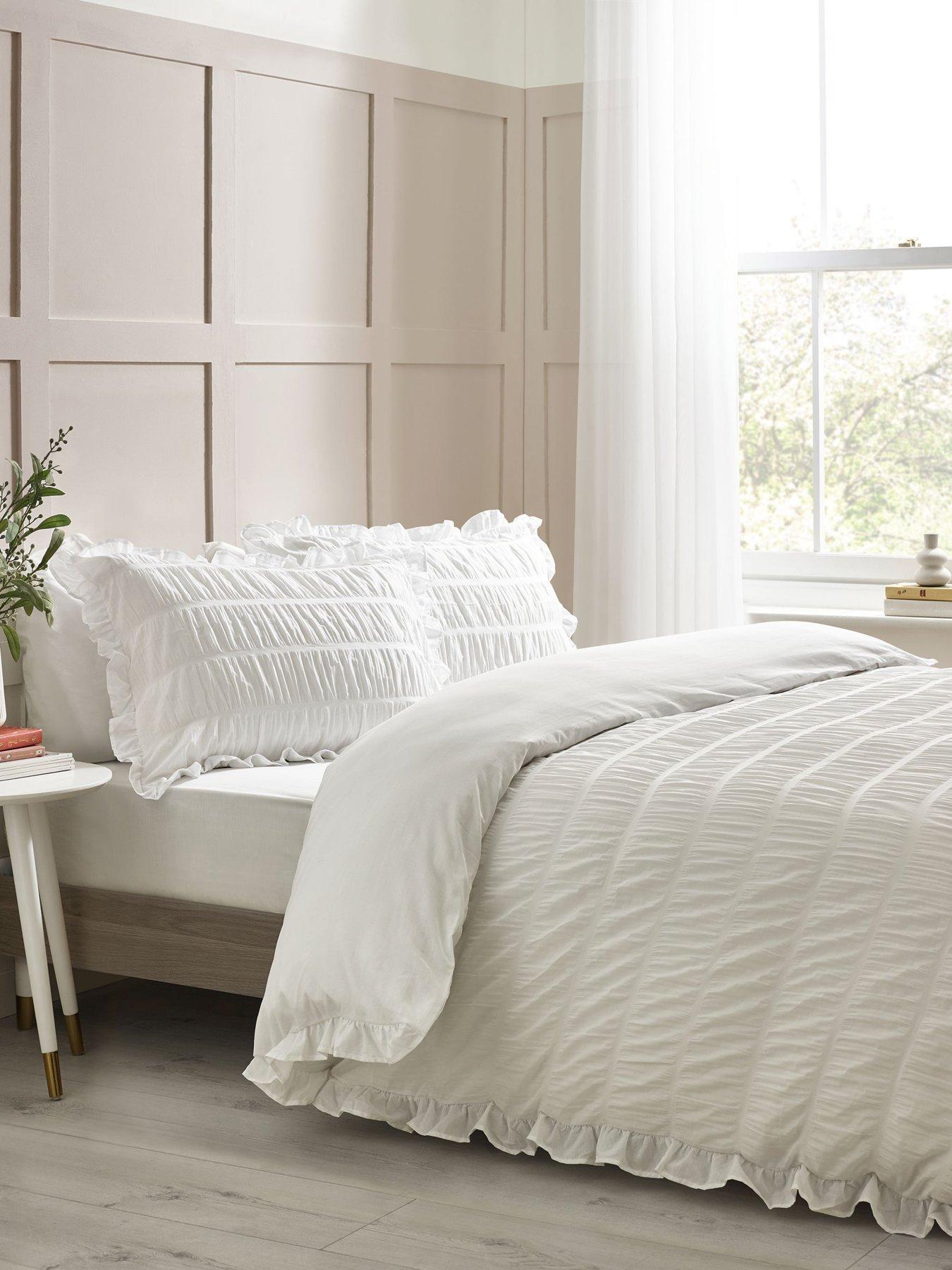 Catherine Lansfield Seersucker Frill Duvet Cover Set - White