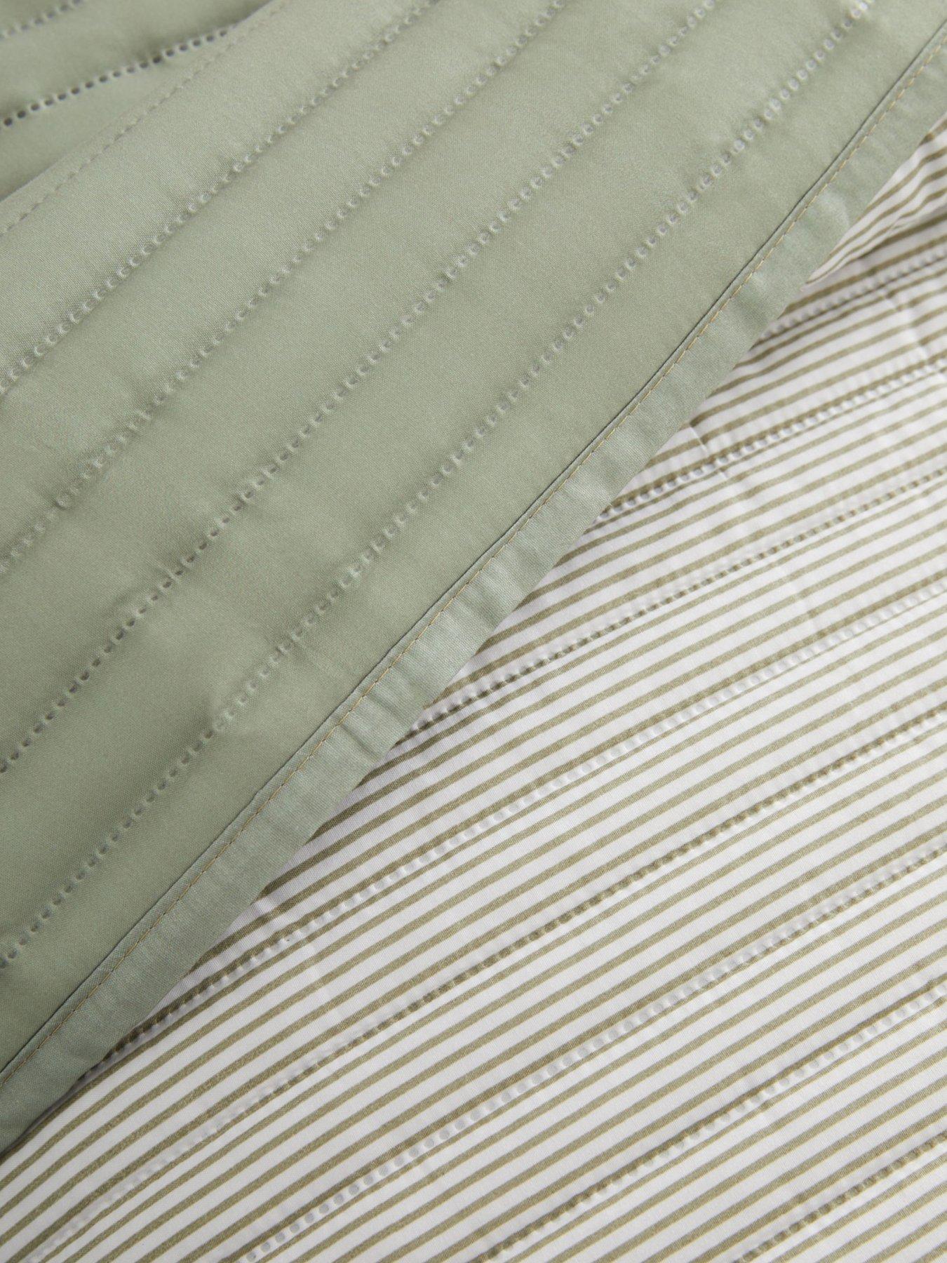 Image 4 of 5 of Catherine Lansfield Stripe Bedspread- 220x230cm