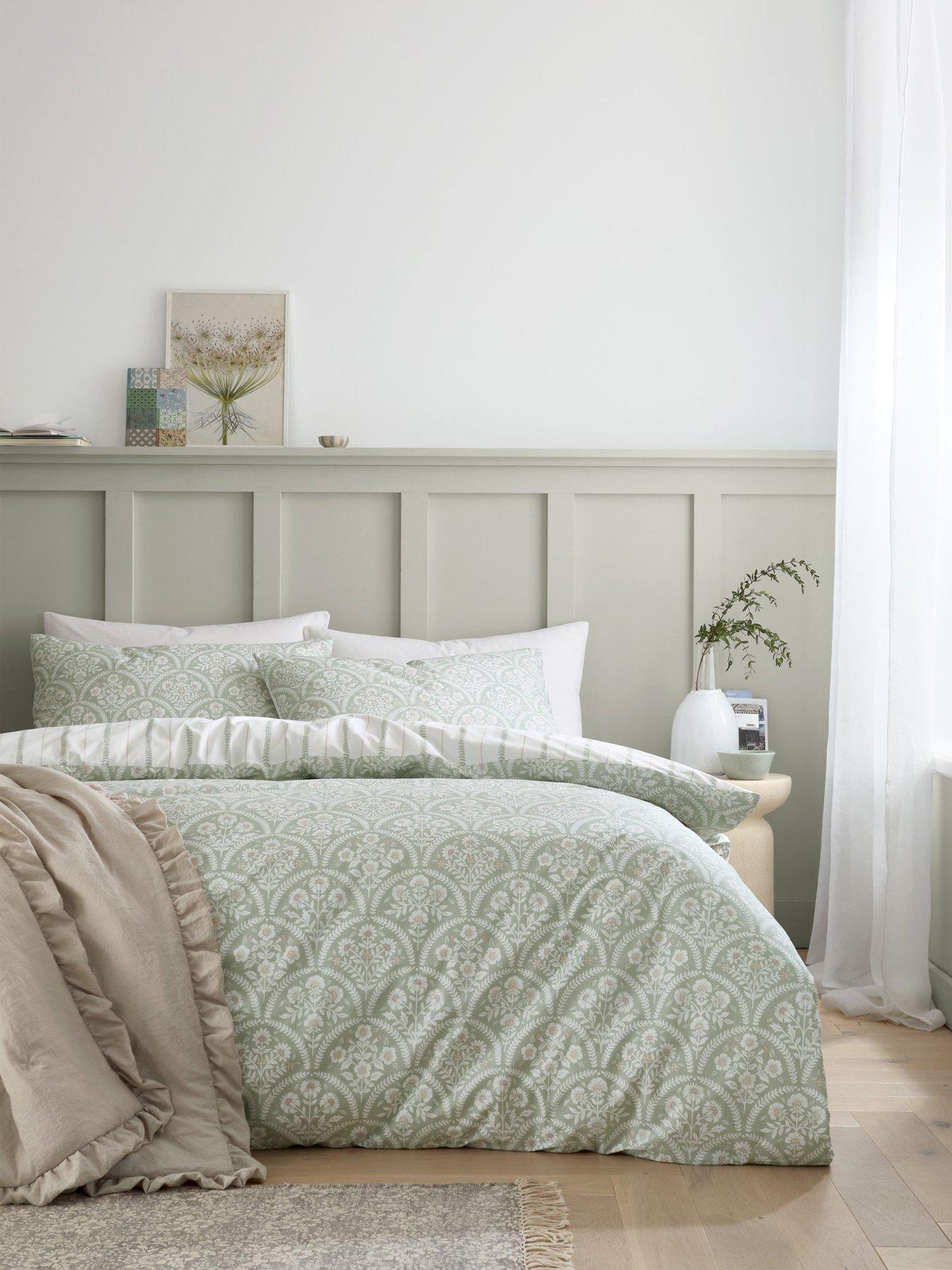 Product photograph of Bianca Scallop Floral 100 Cotton Duvet Set from very.co.uk