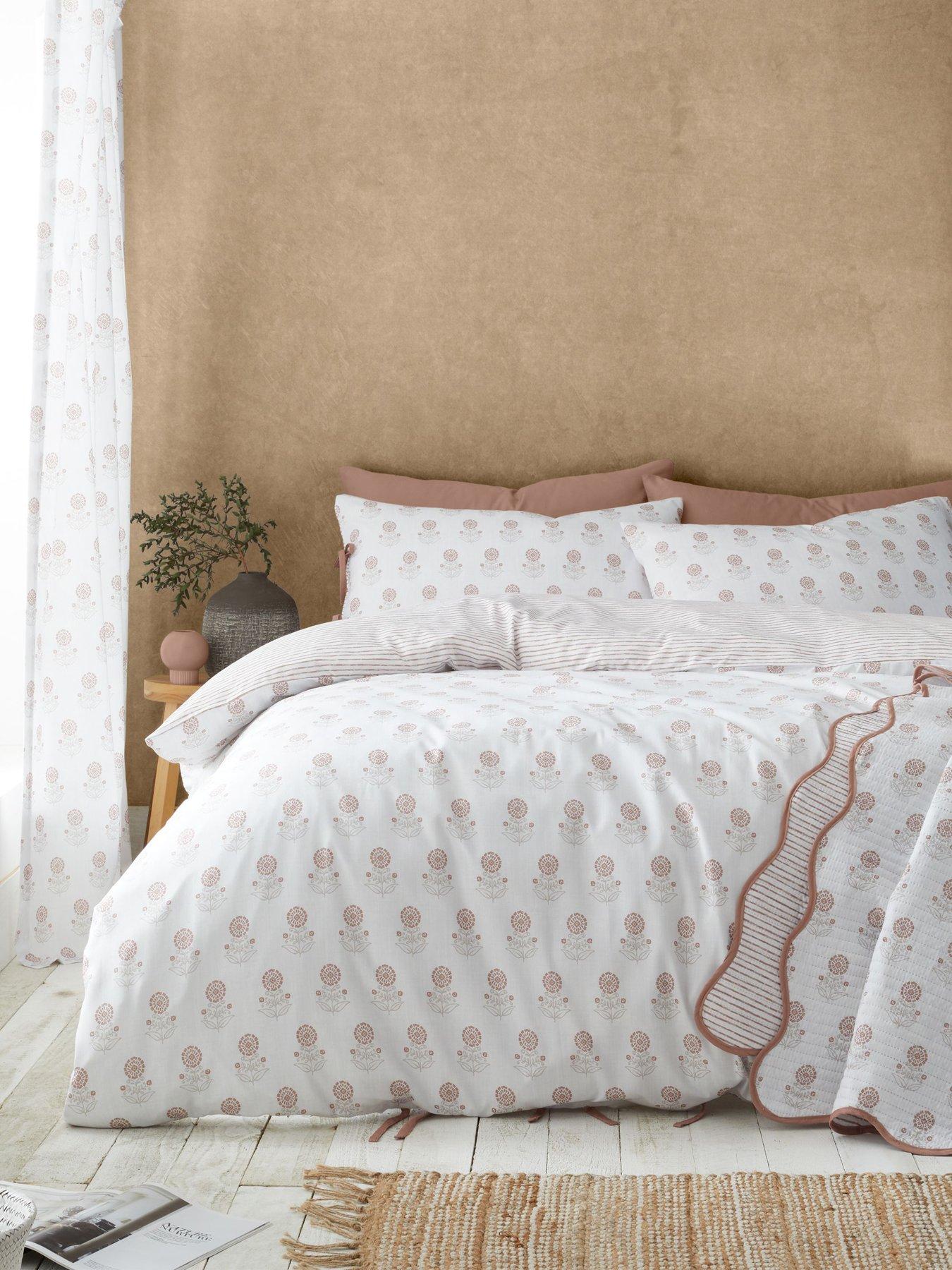 Image 1 of 7 of Pineapple Elephant Elephant Woodblock Floral Duvet Cover Set