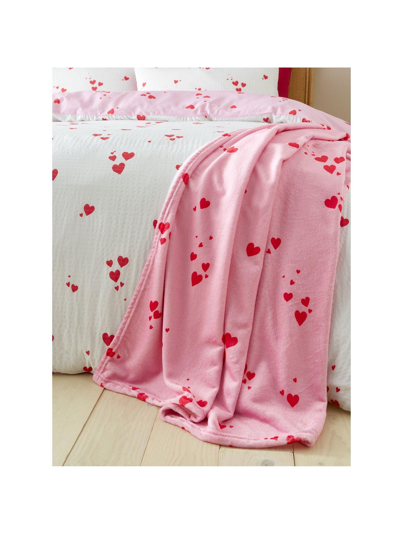 Image 2 of 4 of Catherine Lansfield Heart Throw