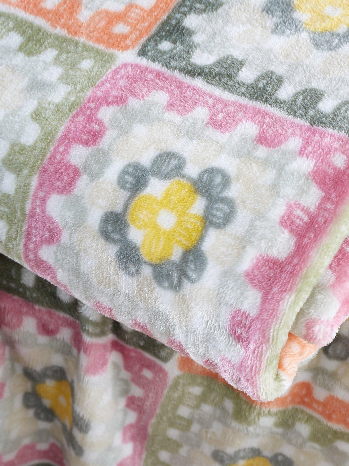 Image 3 of 4 of Catherine Lansfield Crochet Print Throw- 130x170cm