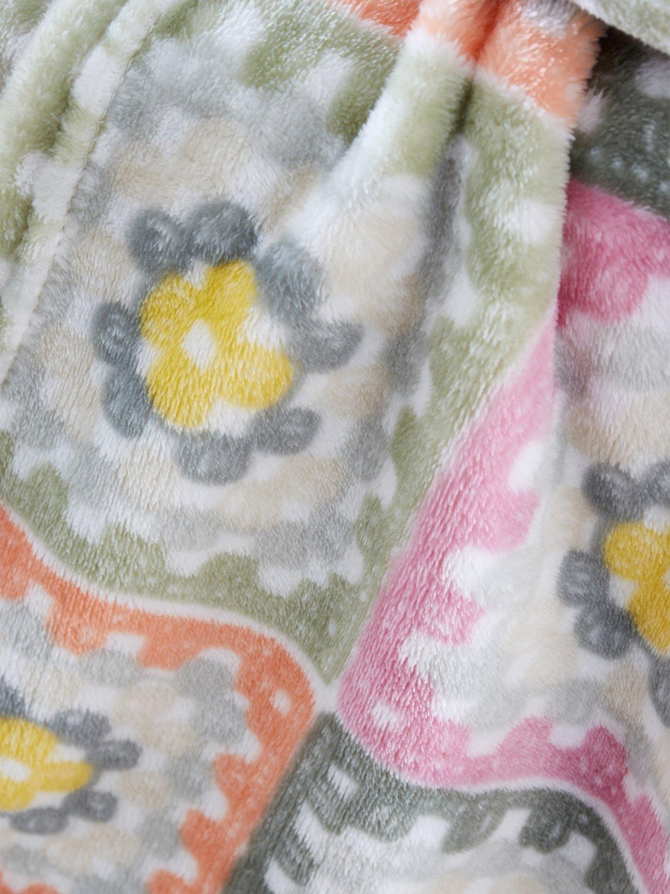 Image 4 of 4 of Catherine Lansfield Crochet Print Throw- 130x170cm