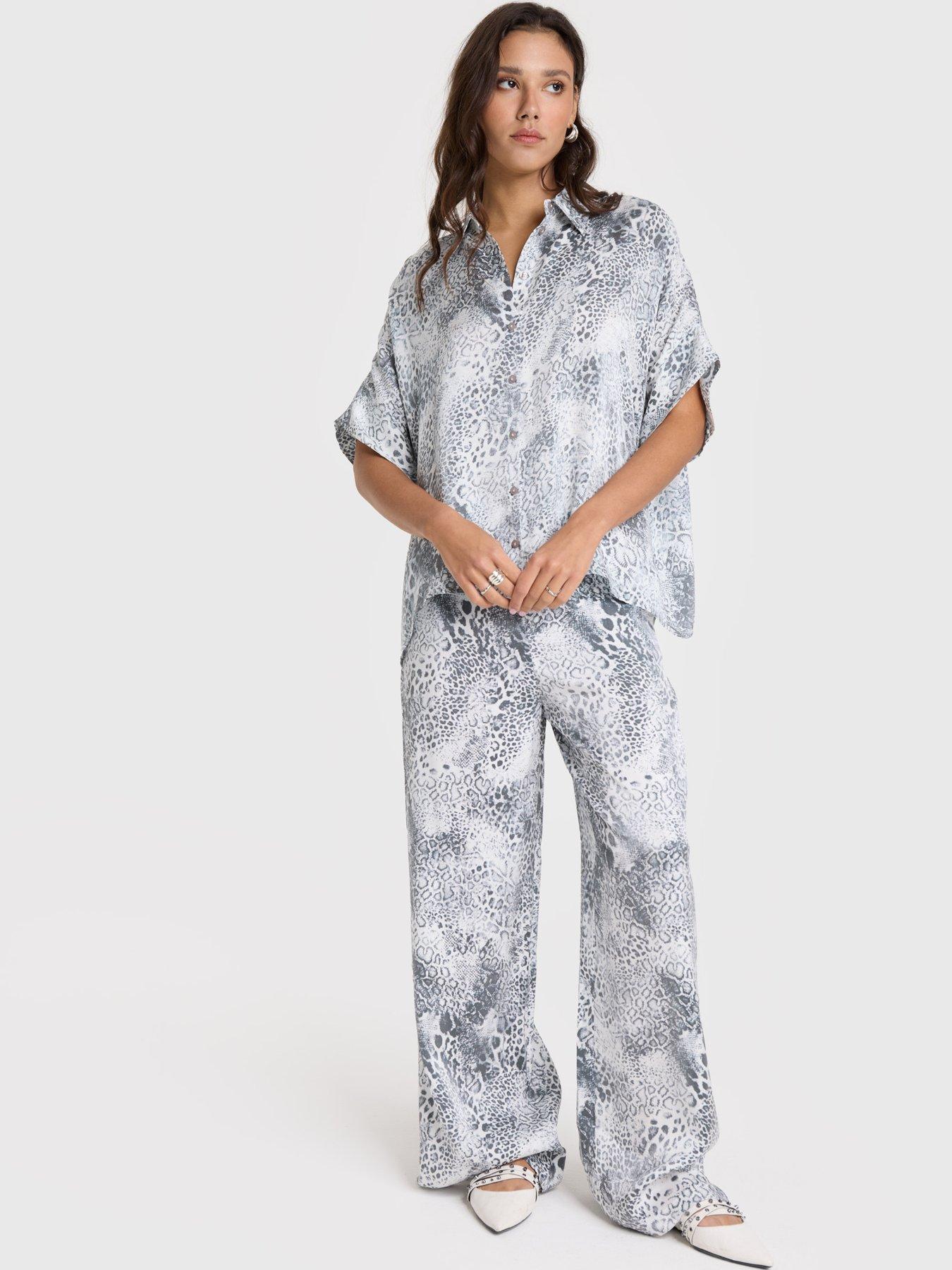 Image 3 of 5 of Alix the Label Animal Oversized Blouse - Grey