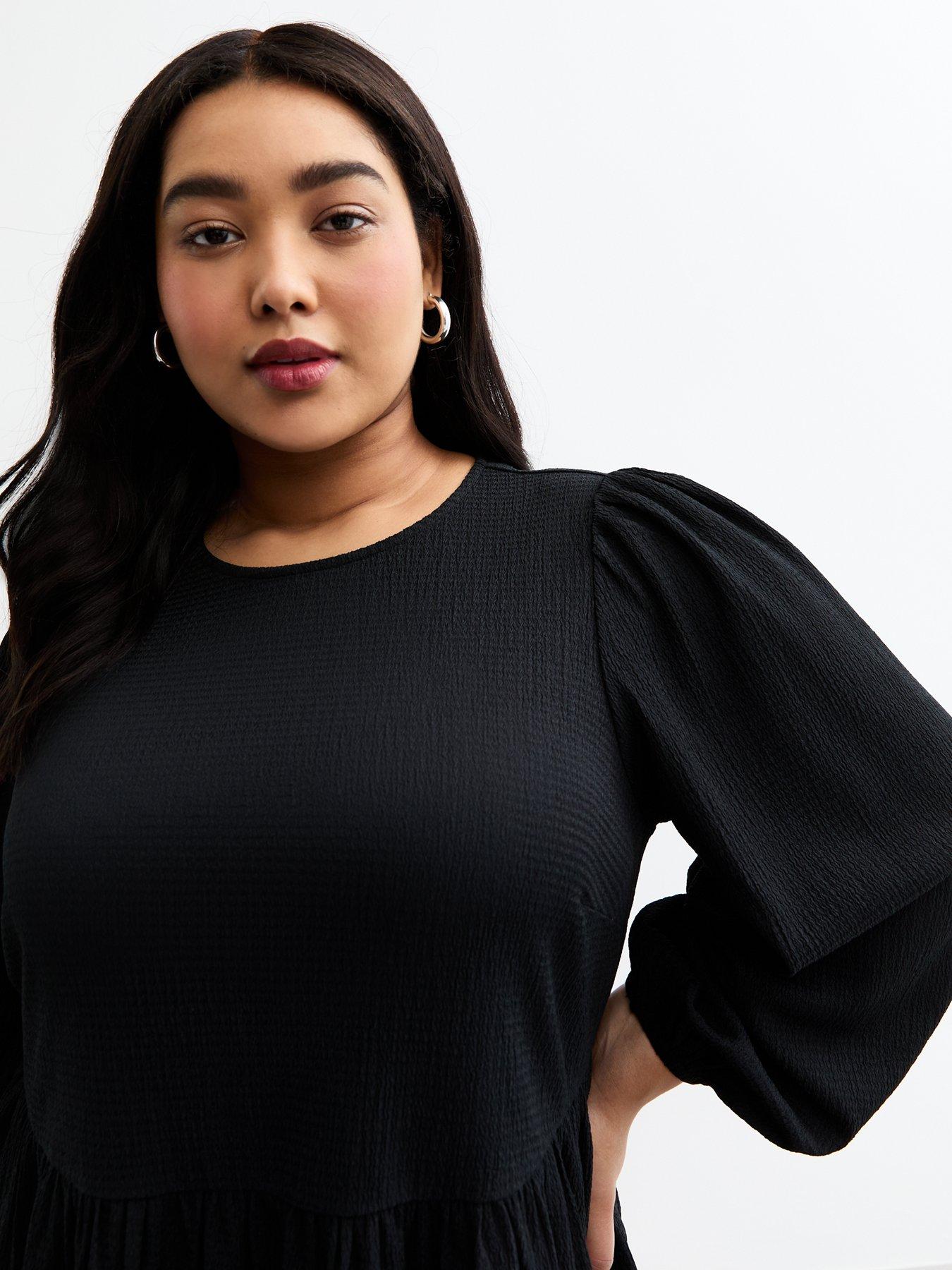 Image 4 of 4 of New Look Curves Crinkled Texture Mini Dress - Black