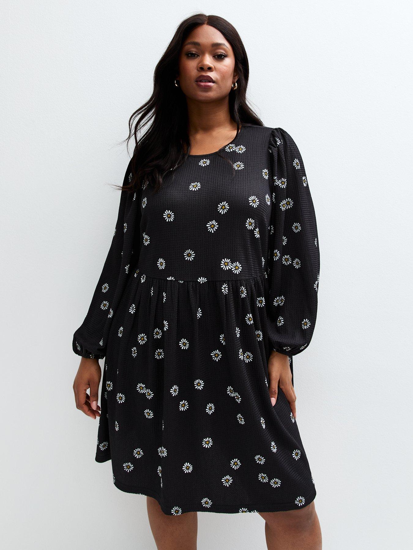 undefined Curves Crinkled Jersey Daisy Print Mini Dress - Black
