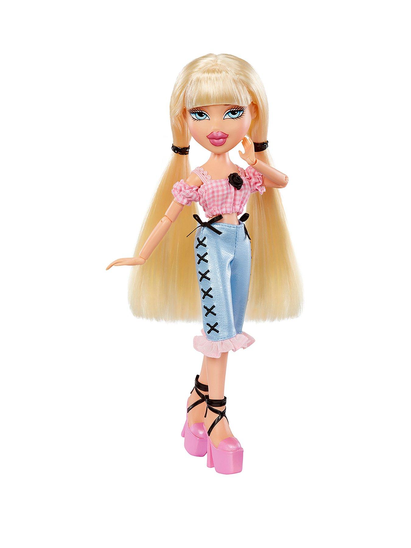 Bratz Goin Out! Doll- Cloe