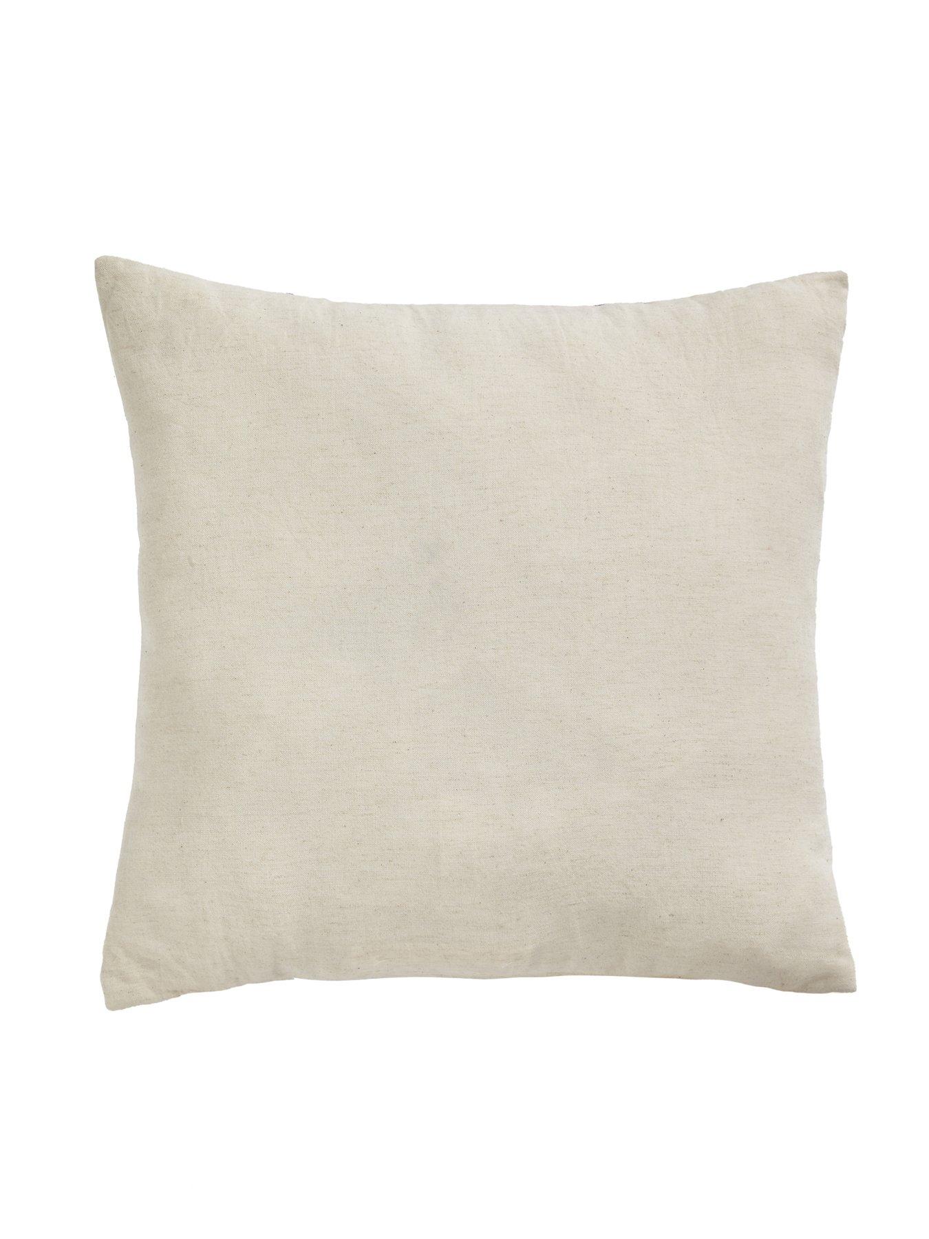 SMALL SQUARE CUSHION JEANNE QUEEN main image 0