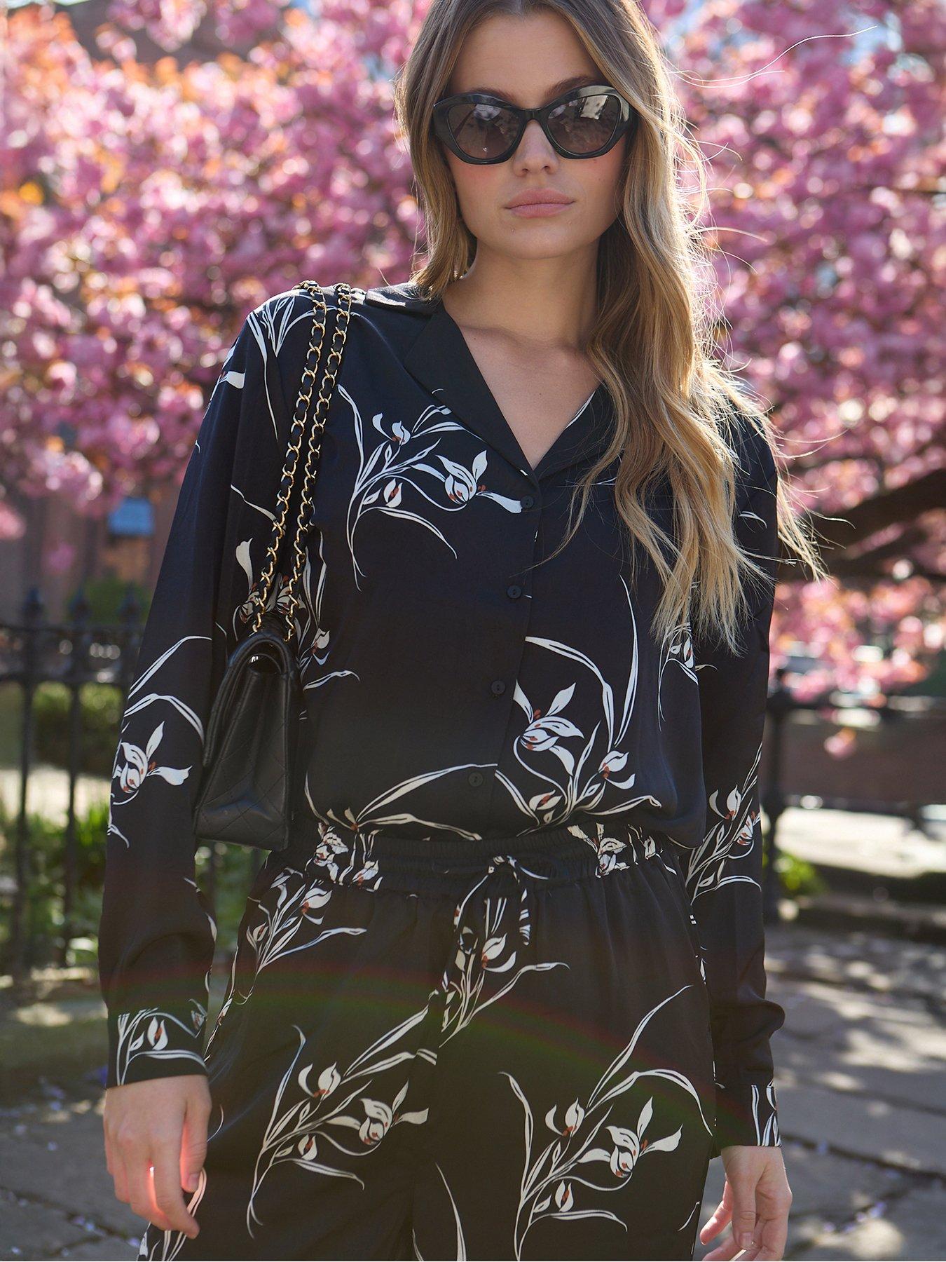 undefined Lillibet Large Floral Print Shirt - Black