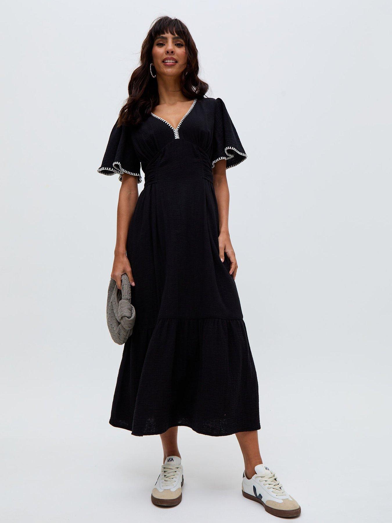 Image 3 of 6 of Raffya Delilah V-neck Front Tie Midi Dress - Black