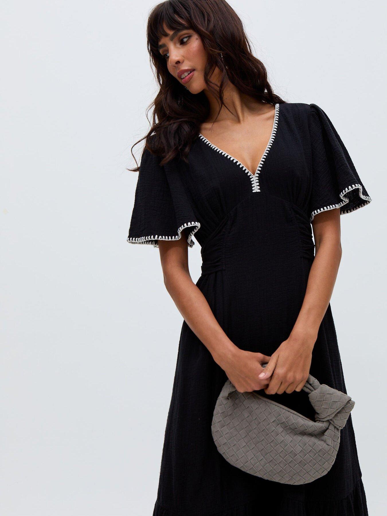 Image 4 of 6 of Raffya Delilah V-neck Front Tie Midi Dress - Black