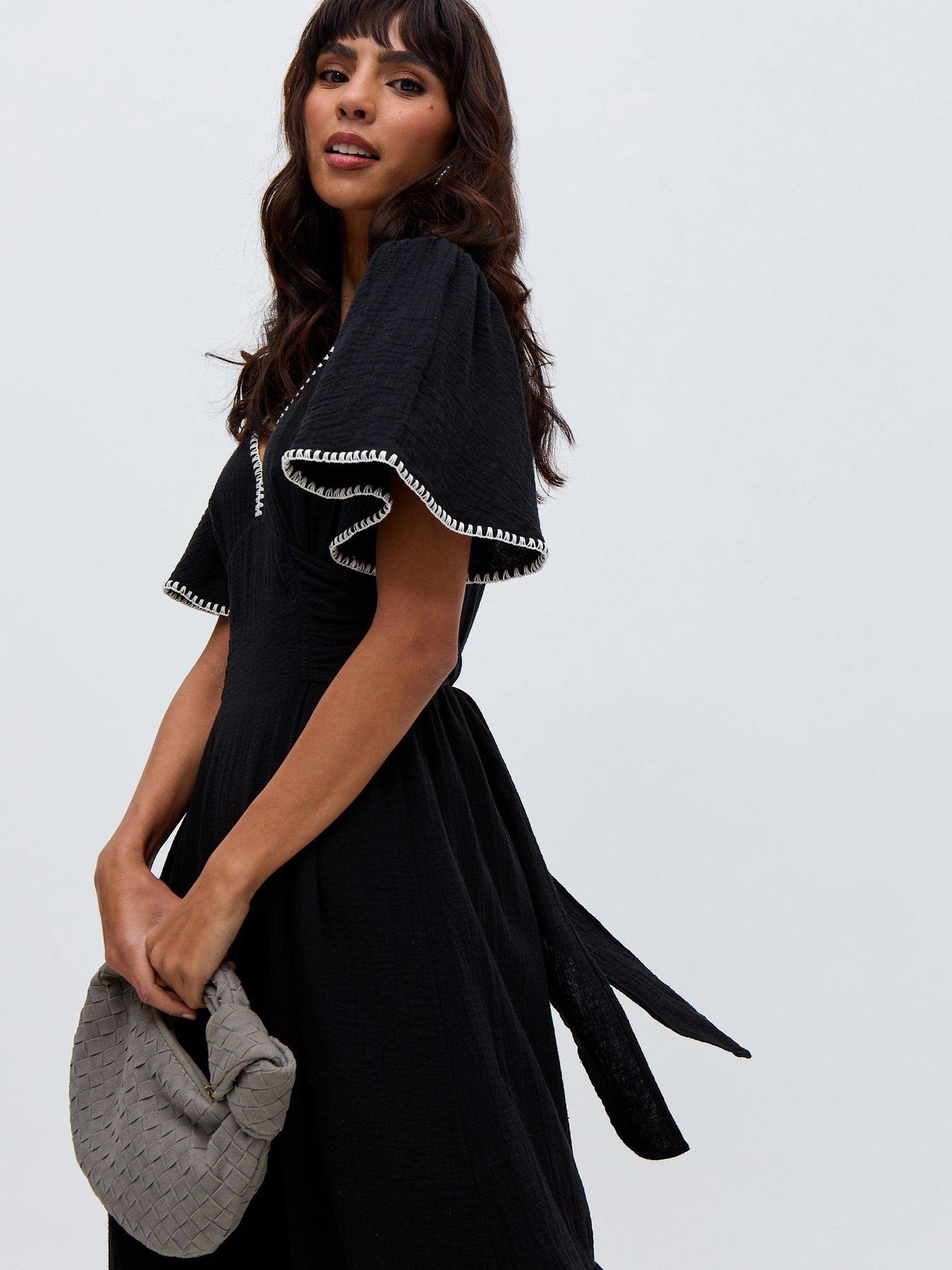 Image 5 of 6 of Raffya Delilah V-neck Front Tie Midi Dress - Black