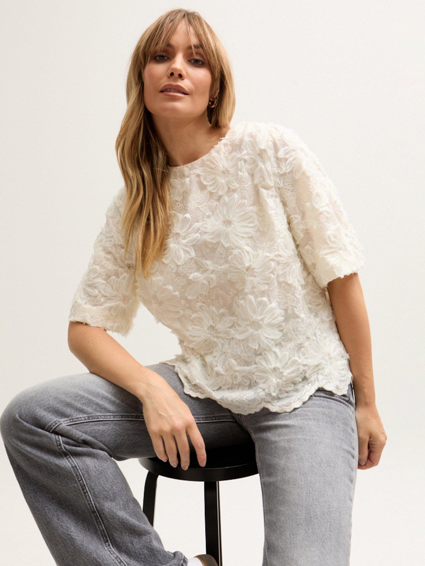undefined Lotus Ribbon Work Scallop Hem Top - Cream