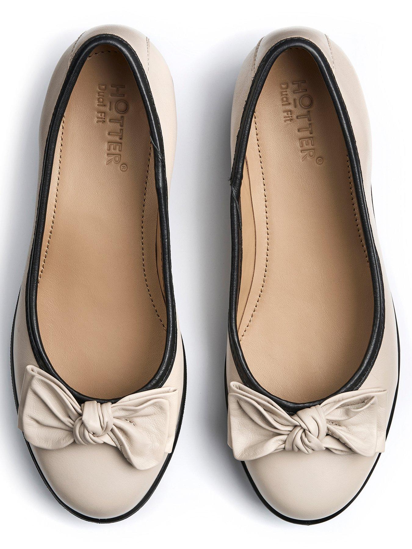 Image 4 of 4 of Hotter Jade Wedge Pump Shoe - Cream