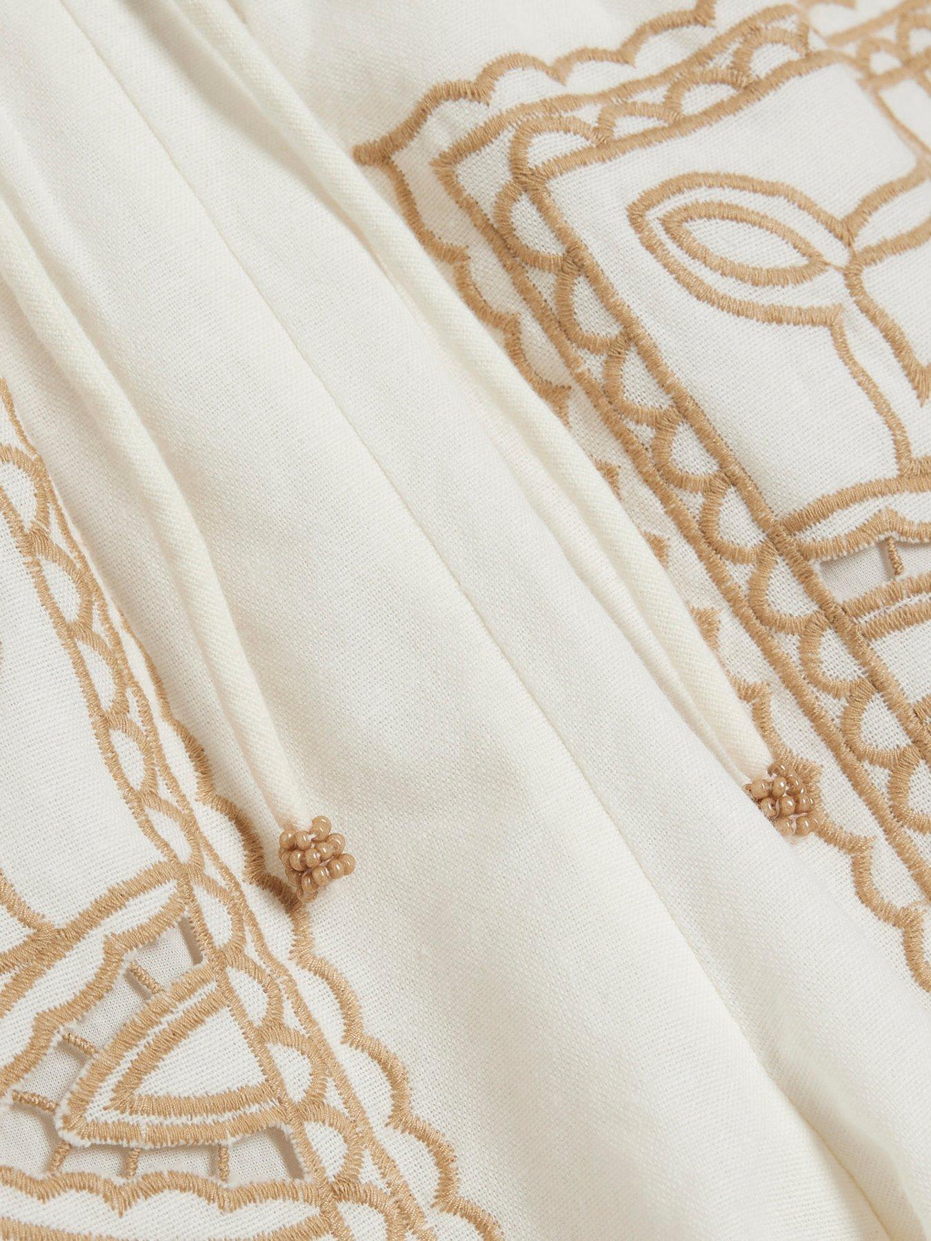 Image 5 of 6 of River Island Cutwork Short - Cream
