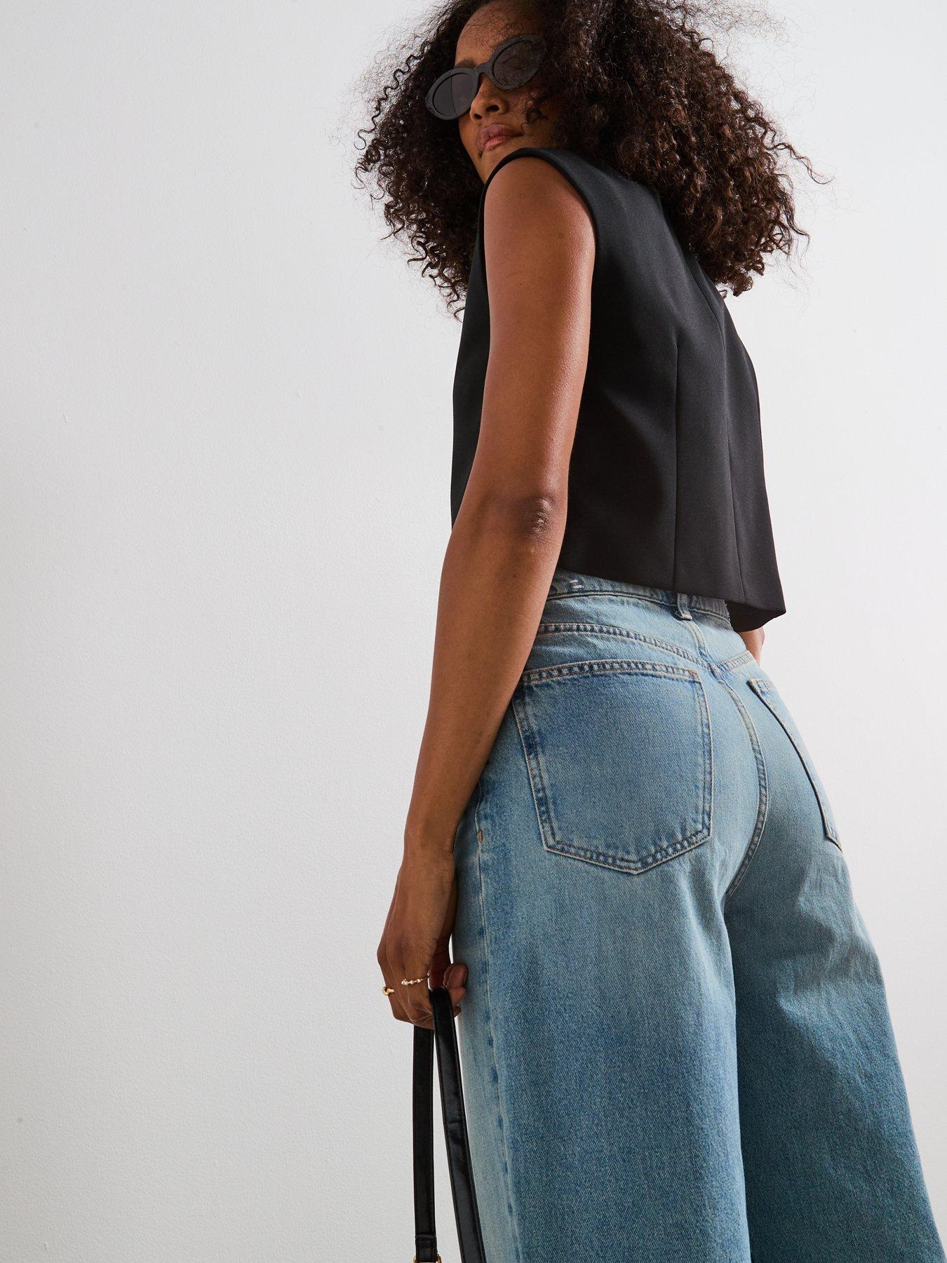 Image 6 of 6 of V by Very Round Neck Scoop Waistcoat with Statement Button - Black