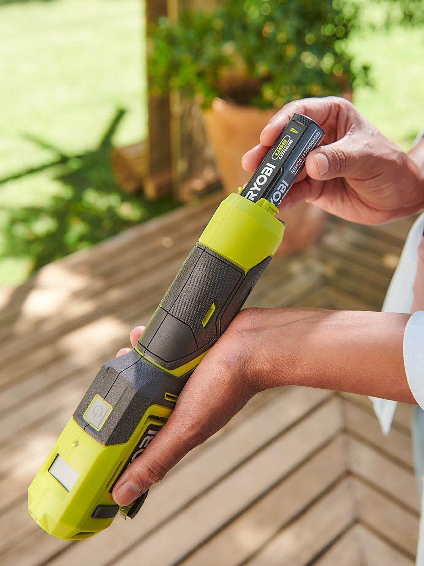 Image 4 of 7 of RYOBI RI4-120G 4V Cordless USB Lithium High Pressure Inflator (1 x 4V 2.0Ah)