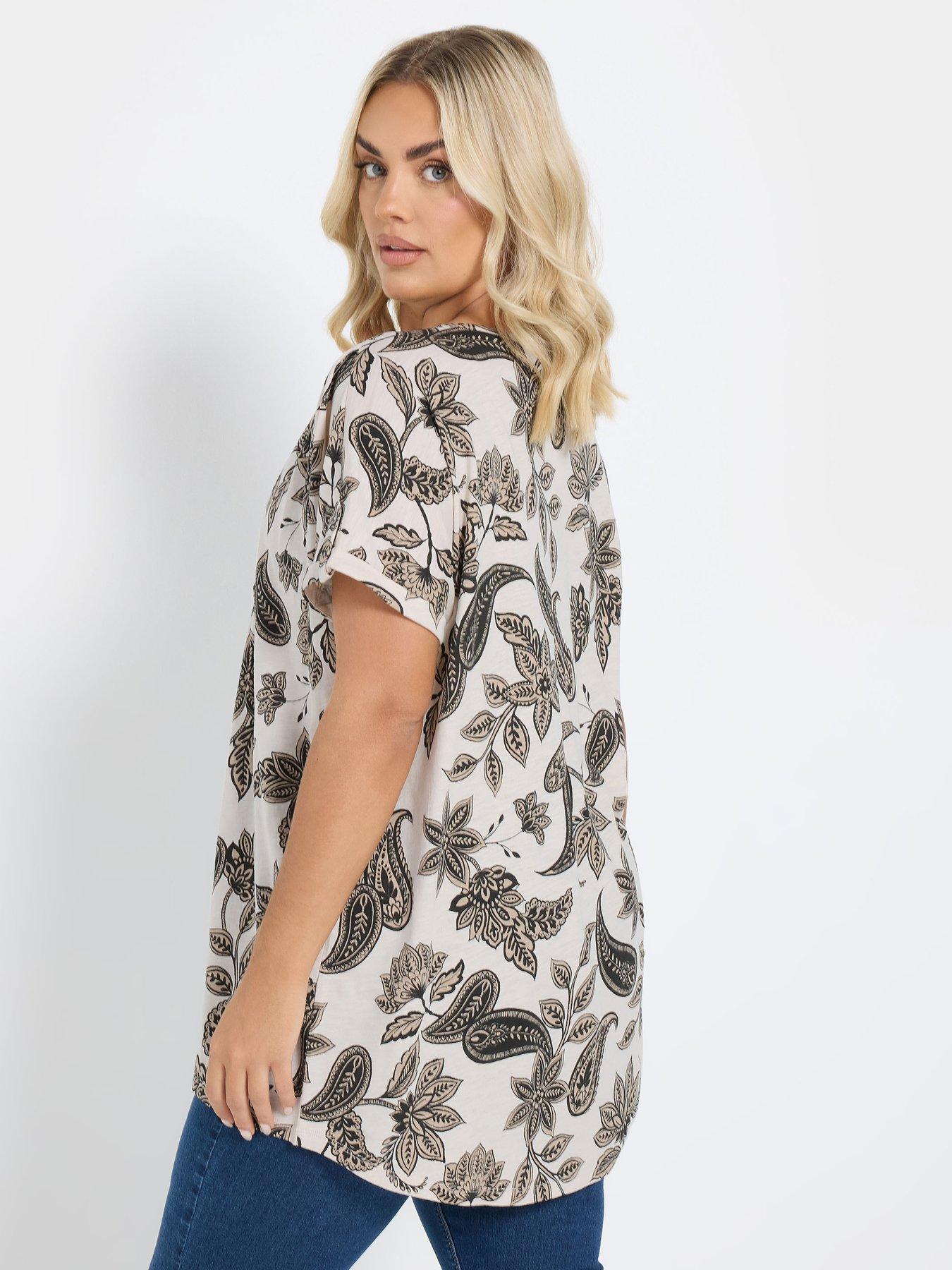 Image 2 of 4 of Yours Curve Pintuck Paisley Flower T-Shirt - White