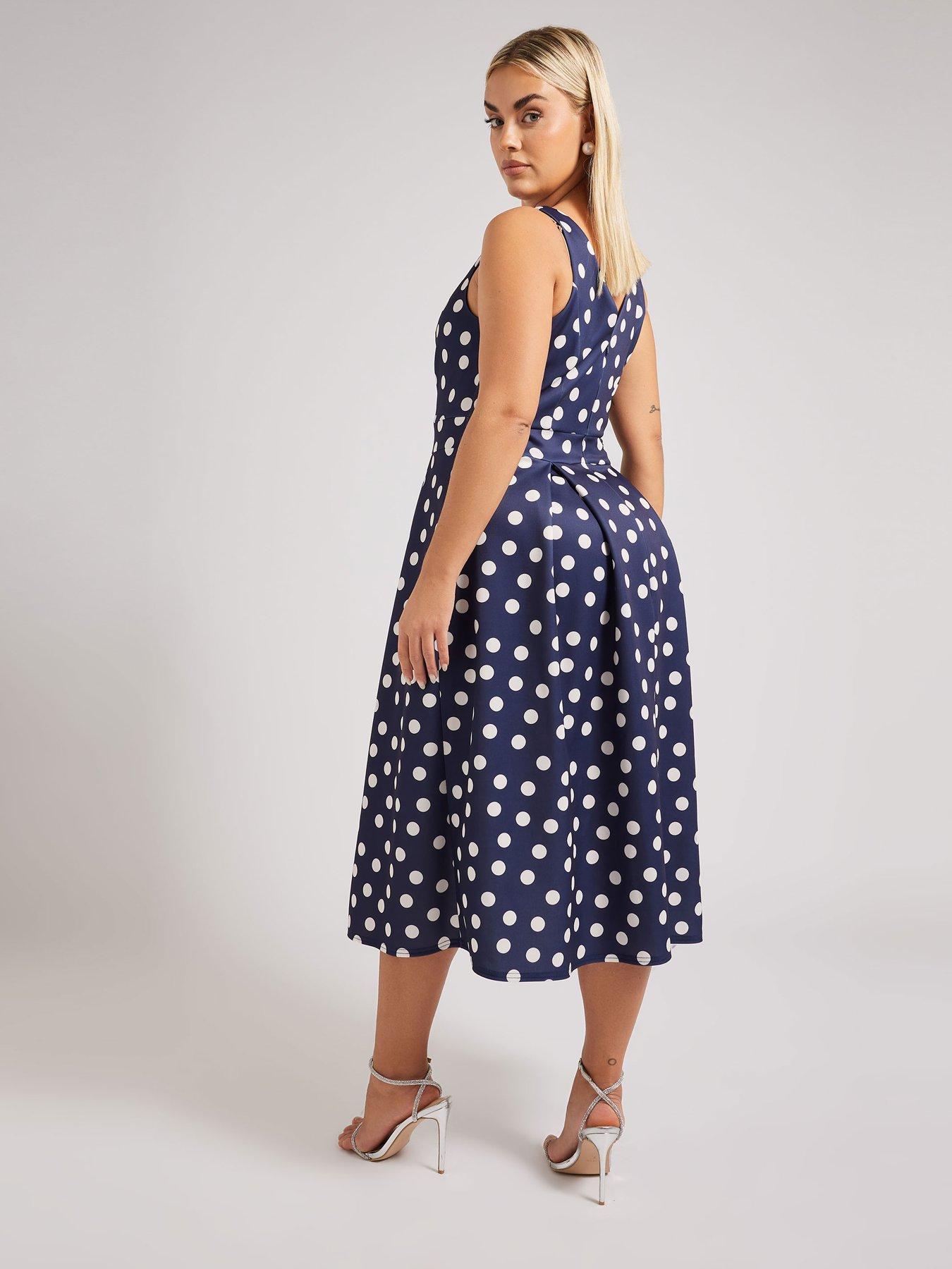 Image 2 of 4 of Yours Curve V-neck Pleated Dress