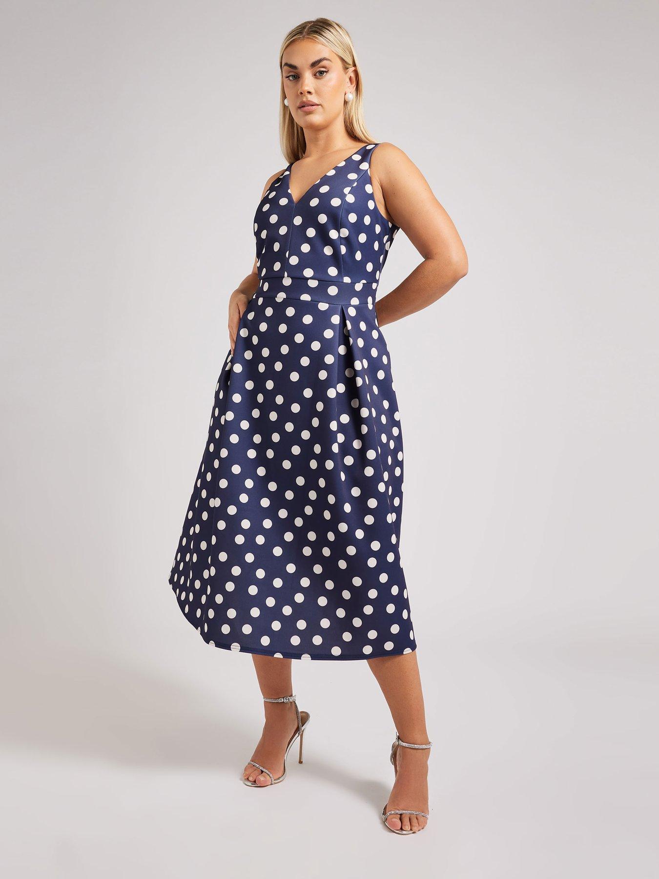 Image 3 of 4 of Yours Curve V-neck Pleated Dress