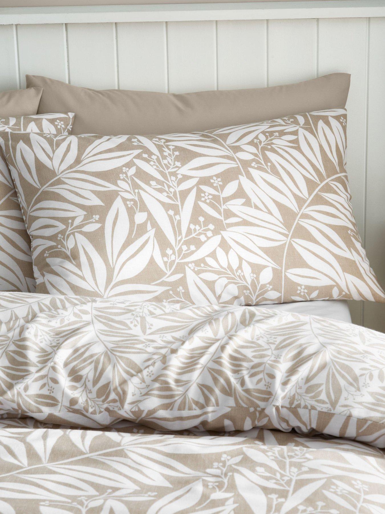 Image 4 of 6 of Catherine Lansfield Sorrel Leaf Duvet Cover Set in Natural
