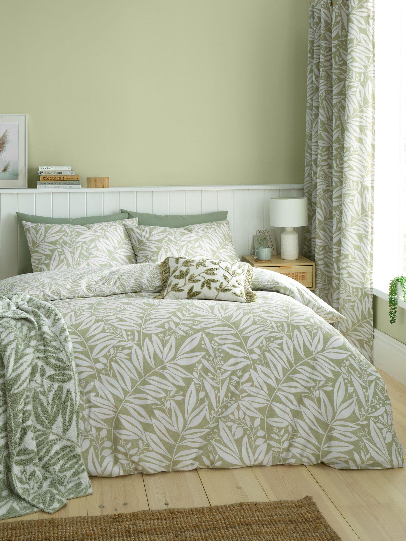 Catherine Lansfield Sorrel Leaf Duvet Cover Set in Green
