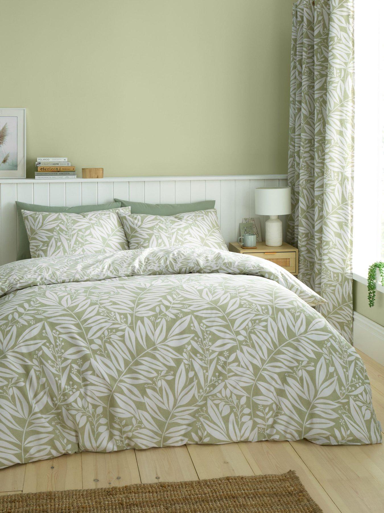 Image 3 of 6 of Catherine Lansfield Sorrel Leaf Duvet Cover Set in Green