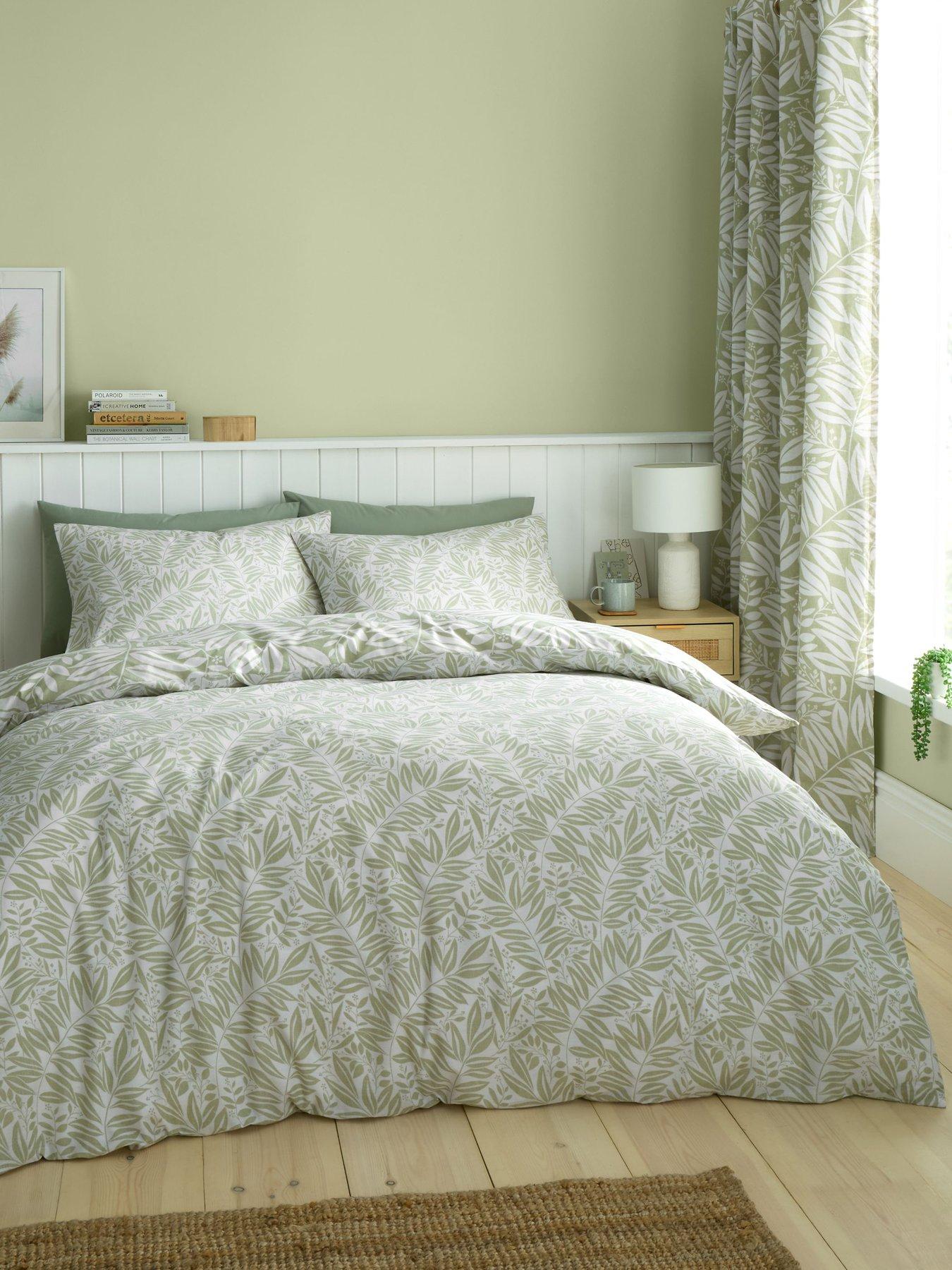 Image 4 of 6 of Catherine Lansfield Sorrel Leaf Duvet Cover Set in Green