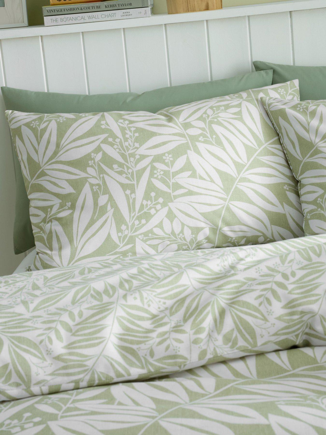 Image 5 of 6 of Catherine Lansfield Sorrel Leaf Duvet Cover Set in Green