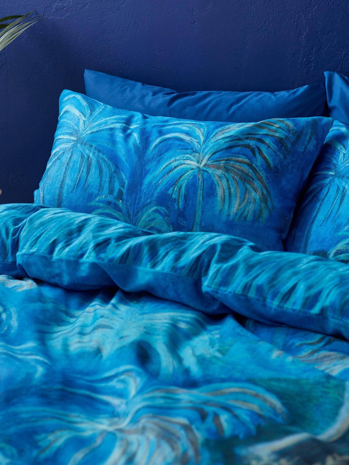 Image 4 of 5 of Matthew Williamson Midnight Palms 100% Cotton Sateen Duvet Set